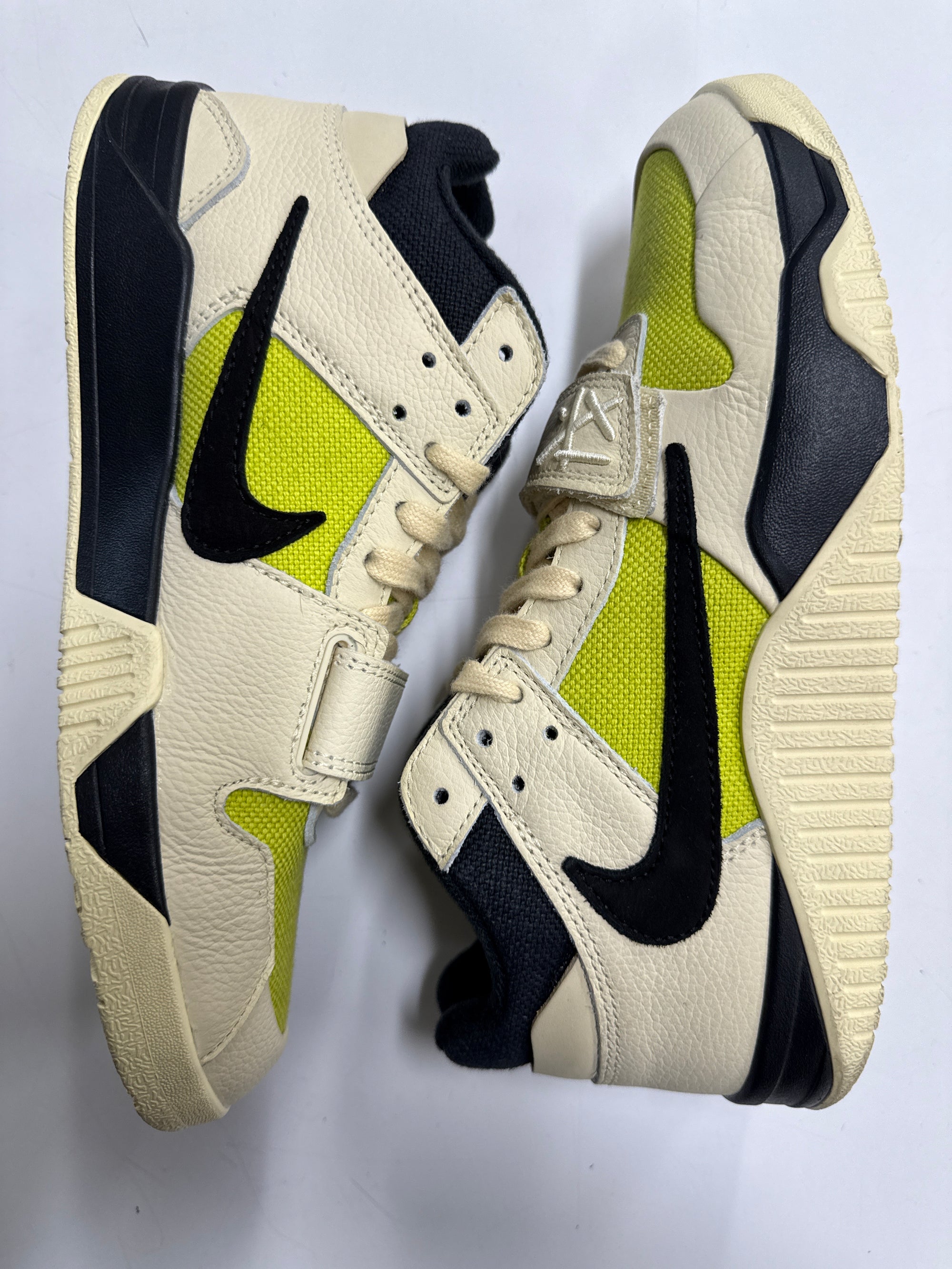 JORDAN JUMPMAN TRAVIS SCOTT BRIGHT CACTUS - SIZE 8.5 (WORN)