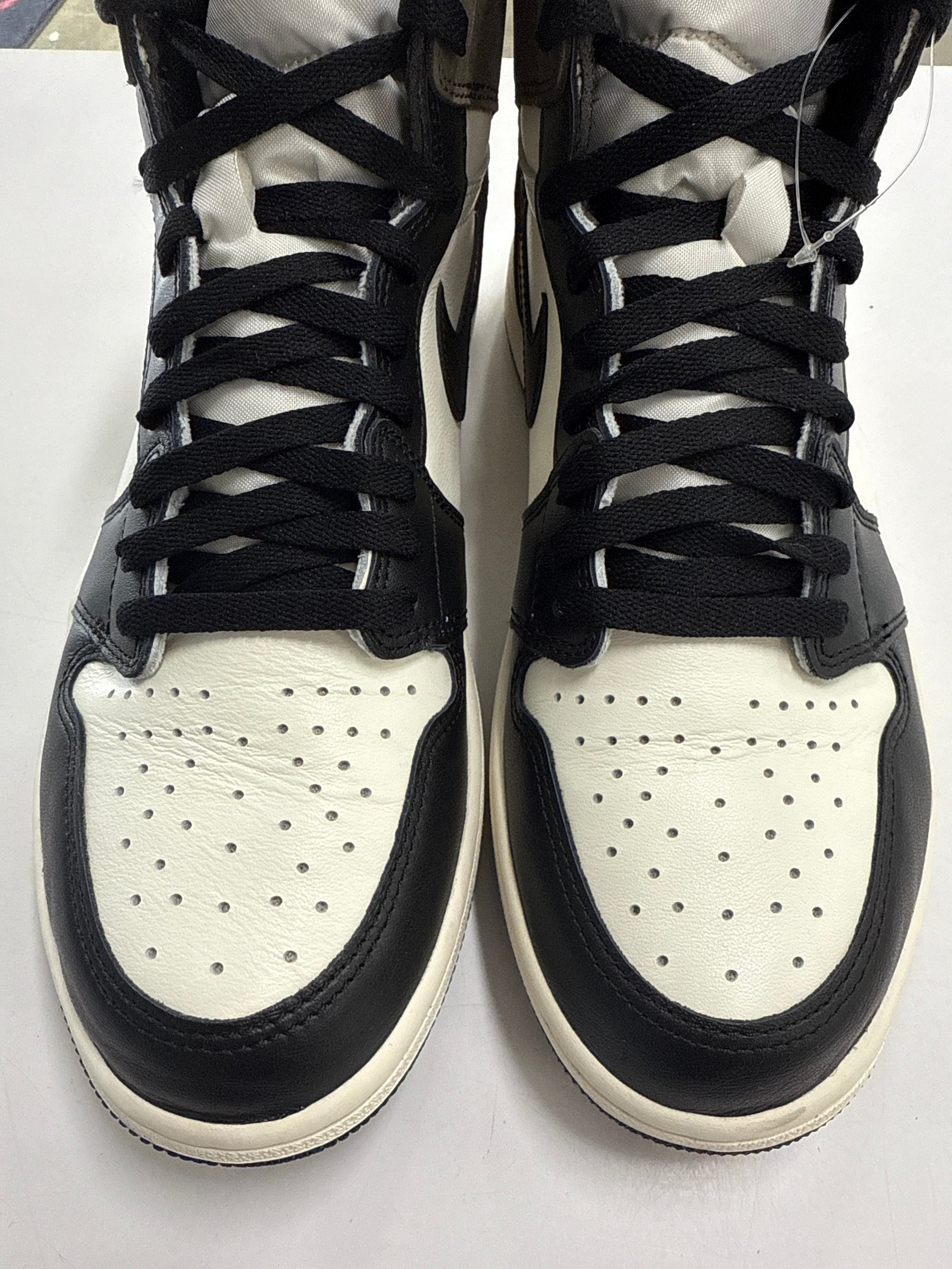 AIR JORDAN 1 HIGH DARK MOCHA - SIZE 11 (WORN) - SUPER CLEAN