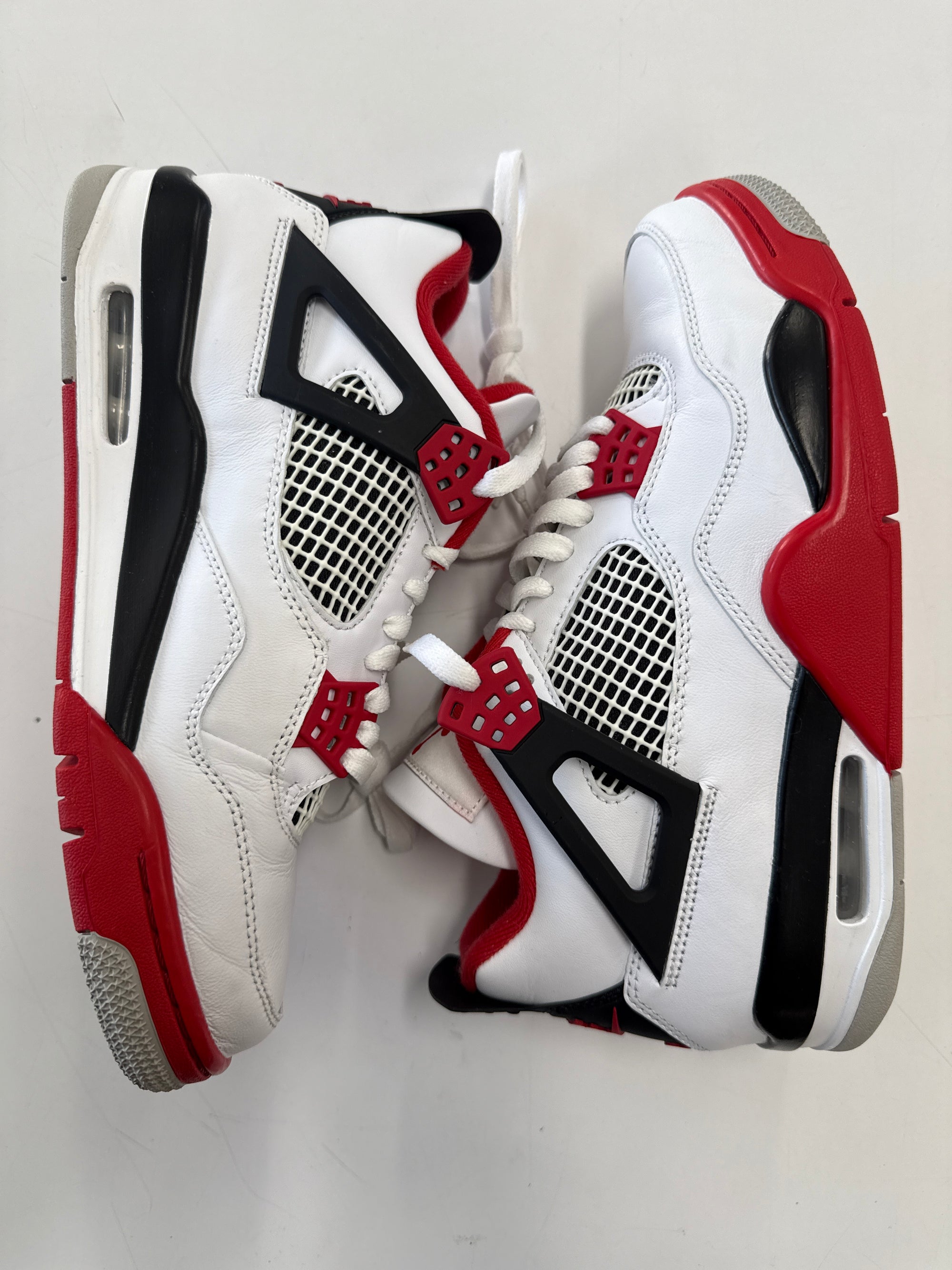 AIR JORDAN 4 FIRE RED 2020 - SIZE 8 (WORN)