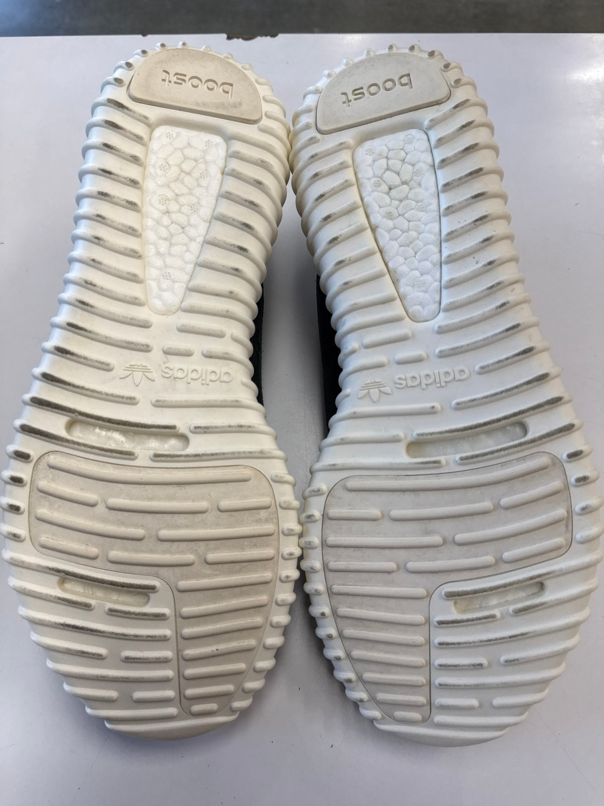 YEEZY BOOST 350 V2 TURTLE DOVE 2022 - SIZE 13 (WORN)