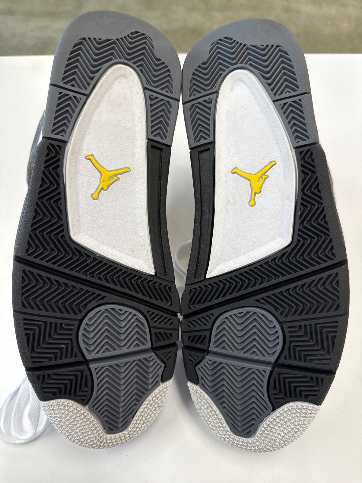 AIR JORDAN 4 TOUR YELLOW 2026 - SIZE 11 (WORN)