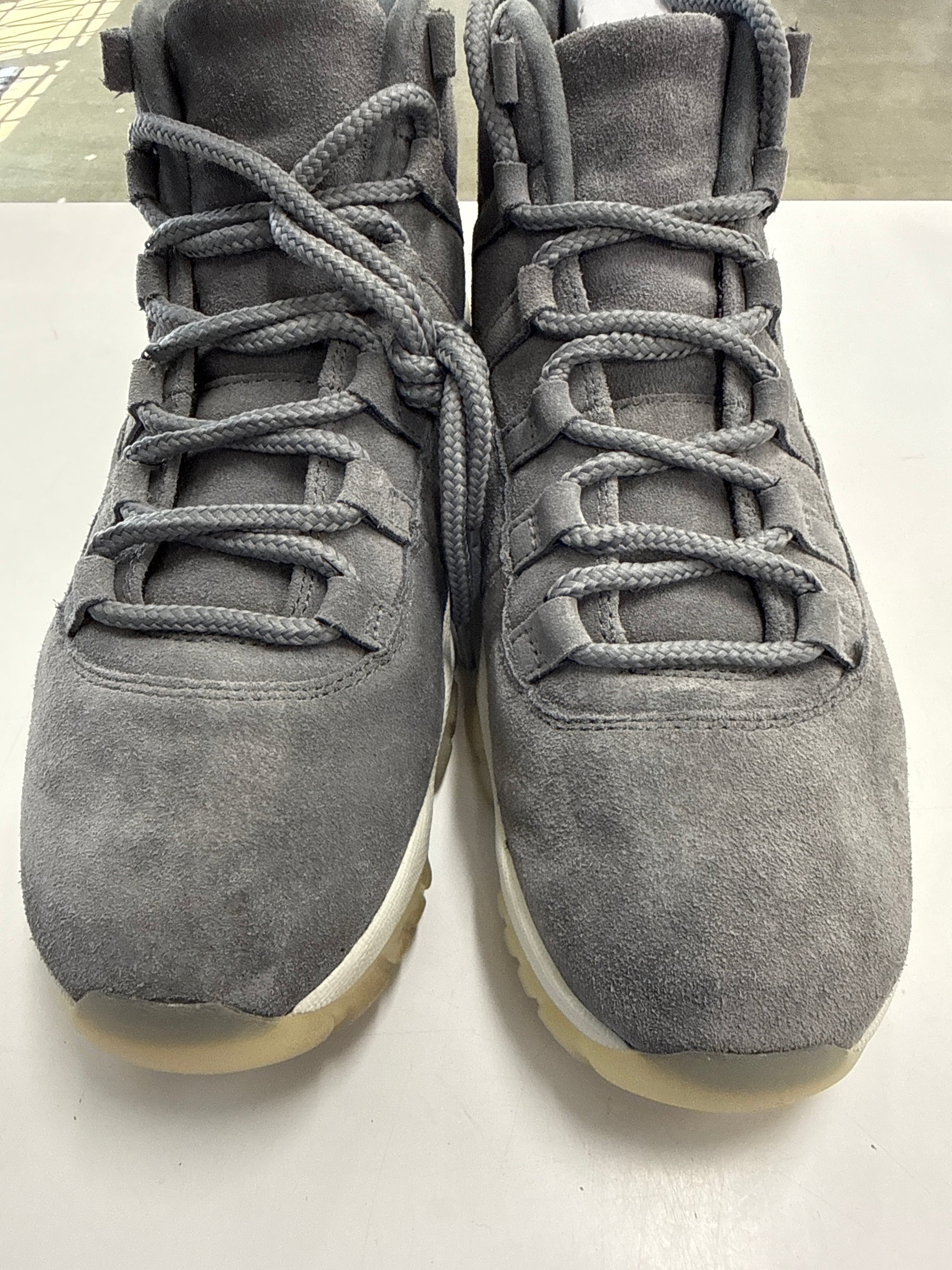 AIR JORDAN 11 PINNACLE GREY SUEDE - SIZE 10 (WORN)