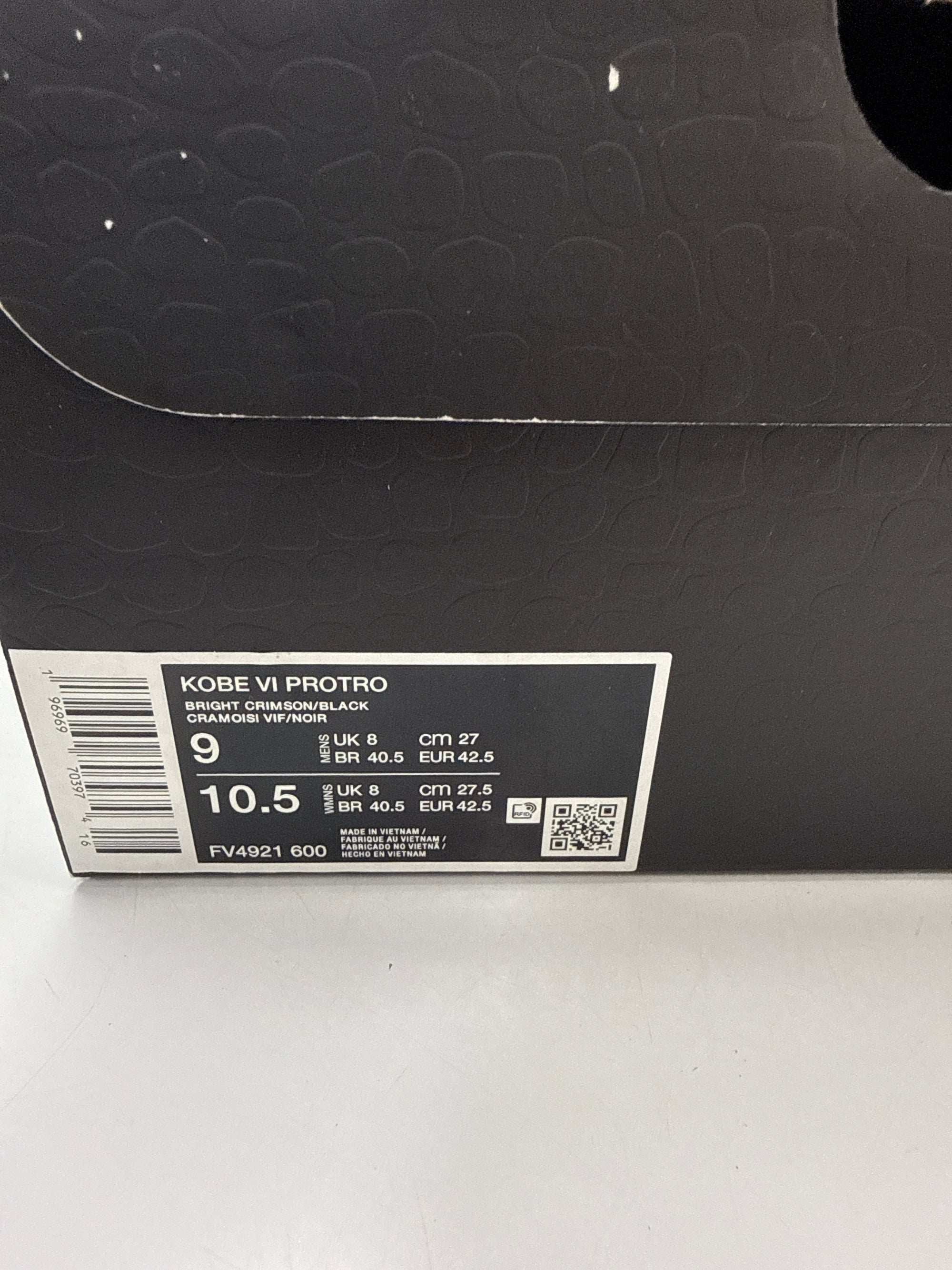 KOBE 6 PROTRO REVERSE GRINCH - SIZE 9 (WORN) - SUPER CLEAN