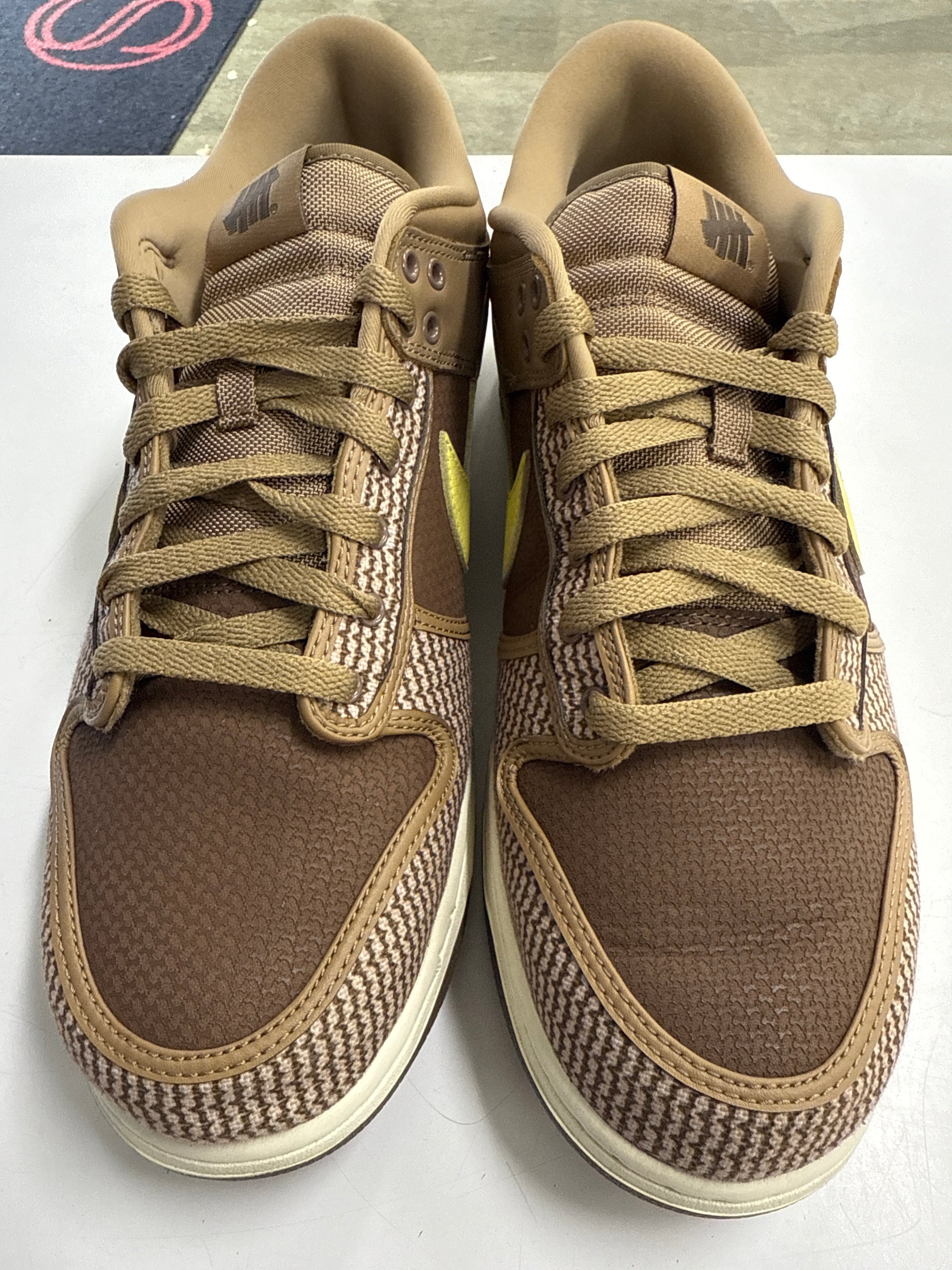 DUNK LOW UNDEFEATED CANTEEN DUNK - SIZE 13 (WORN)