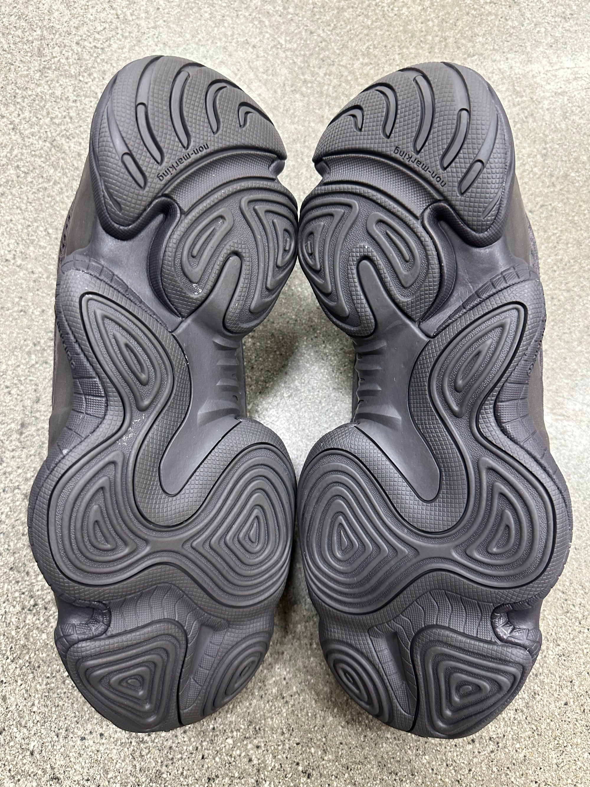 YEEZY 500 UTILITY BLACK - SIZE 11 (WORN)