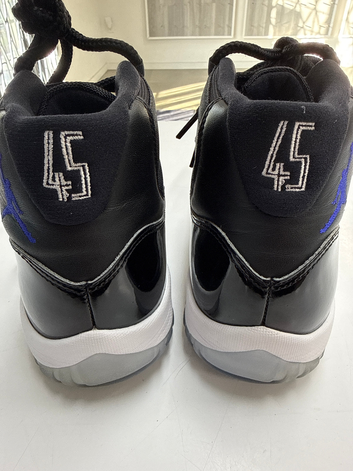 AIR JORDAN 11 SPACE JAM - SIZE 10 (WORN)