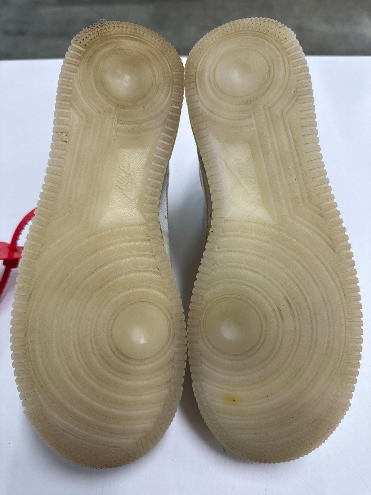 OFF WHITE AIR FORCE 1 LOW WHITE - SIZE 8 (WORN)