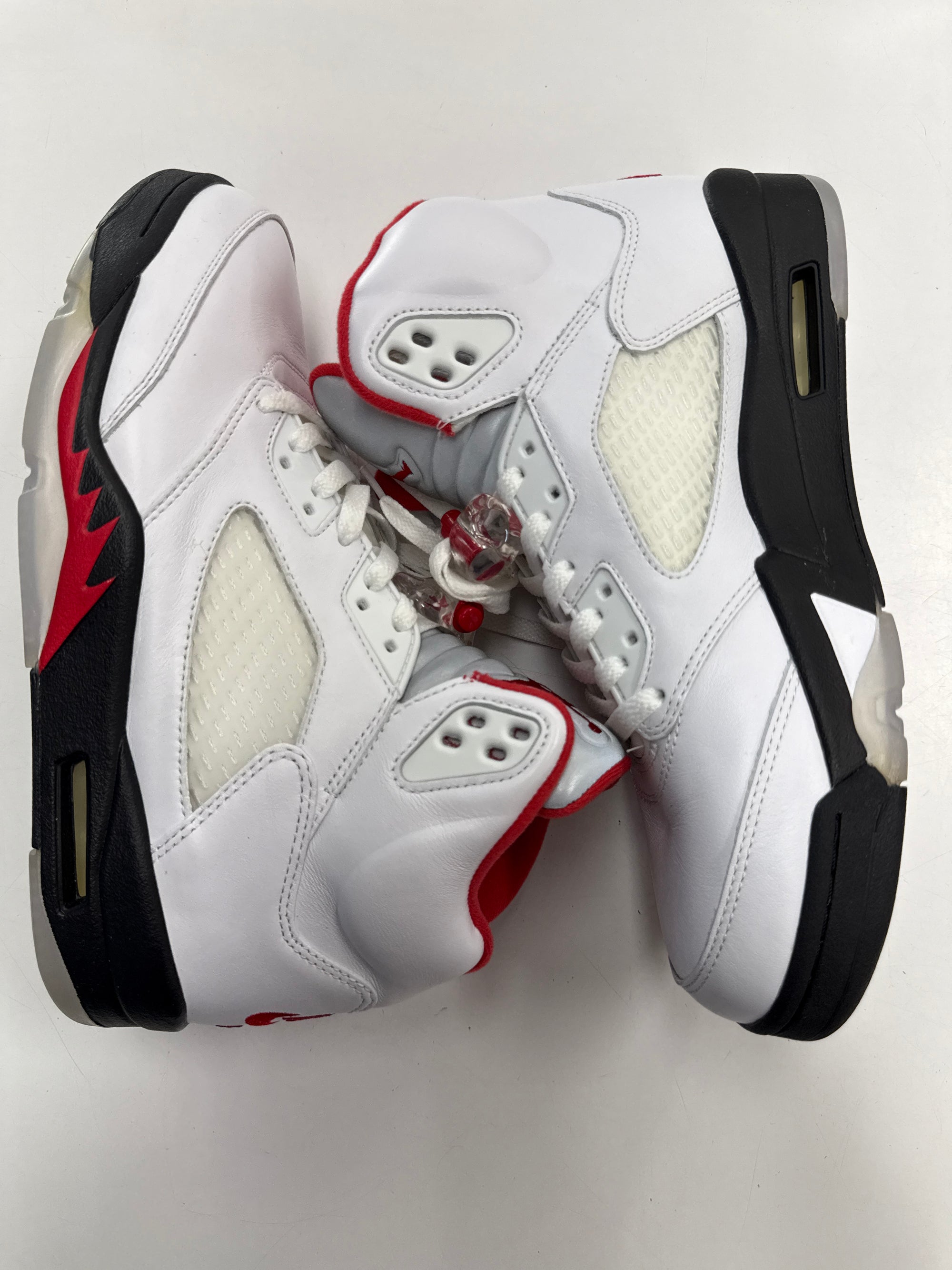 AIR JORDAN 5 FIRE RED SILVER TONGUE 2020 - SIZE 9 (WORN)