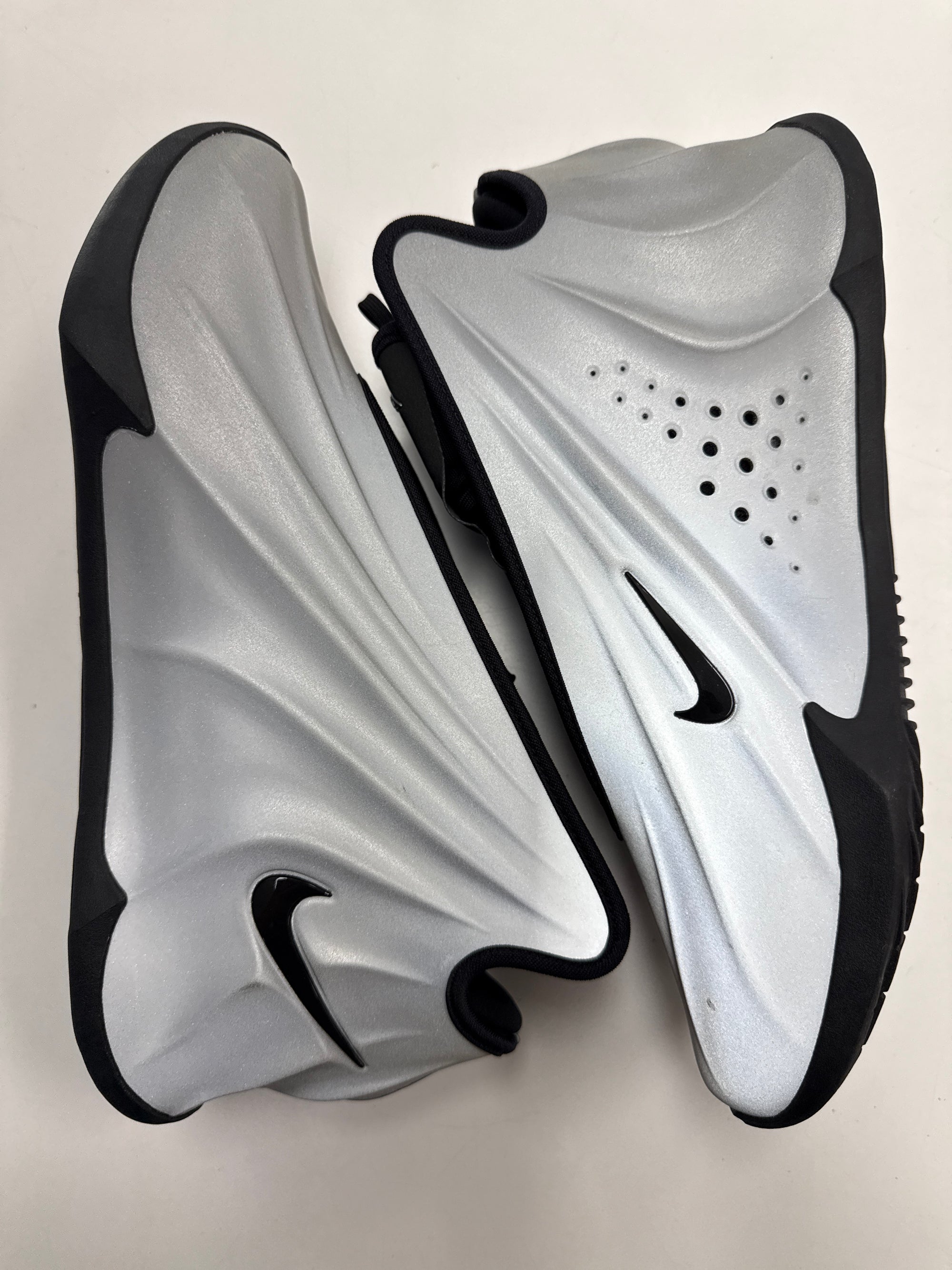 GT FUTURE METALLIC SILVER - SIZE 11.5 (WORN)