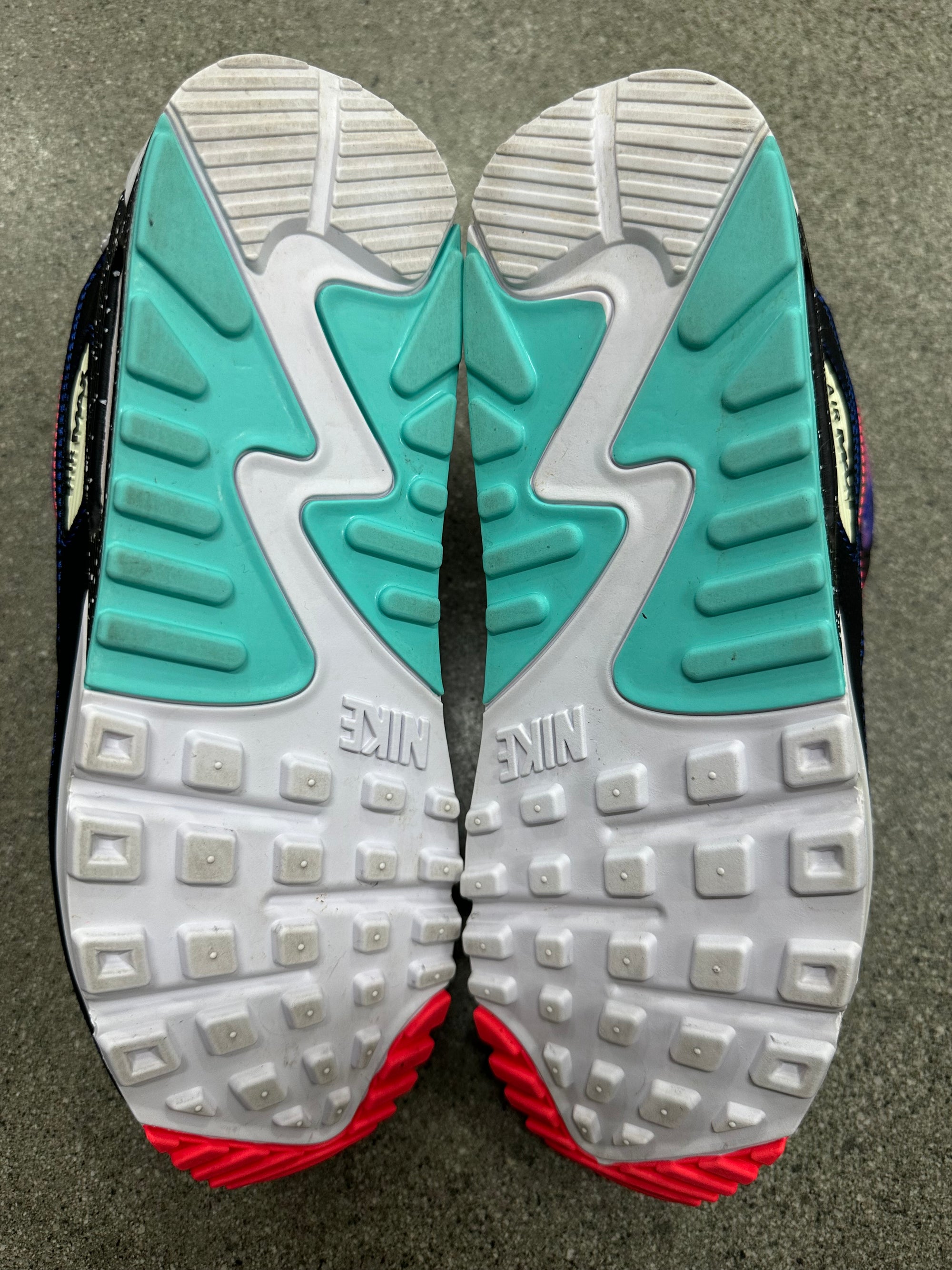 AIR MAX 90 SUPERNOVA 2020 - SIZE 9.5 (WORN)