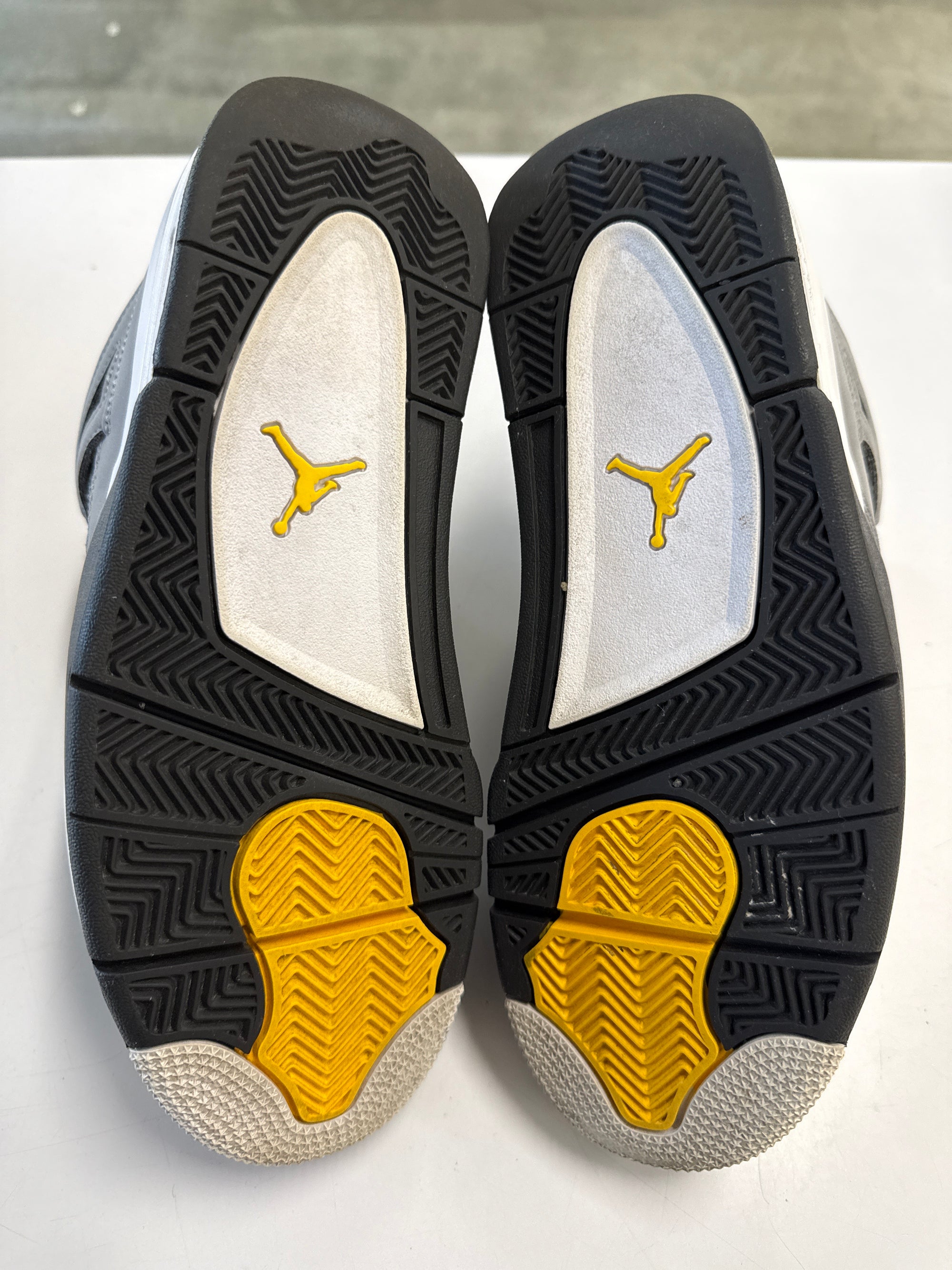 AIR JORDAN 4 COOL GREY 2019 - SIZE 8.5 (WORN)