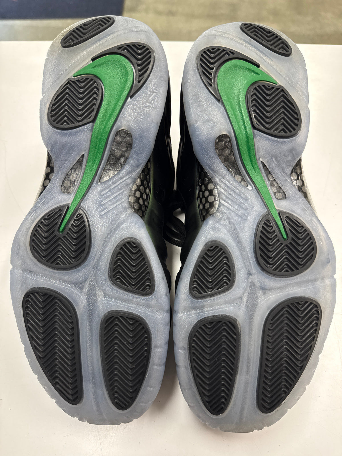 AIR FOAMPOSITE PRO PINE GREEN 2025 - SIZE 11 (WORN ONCE)