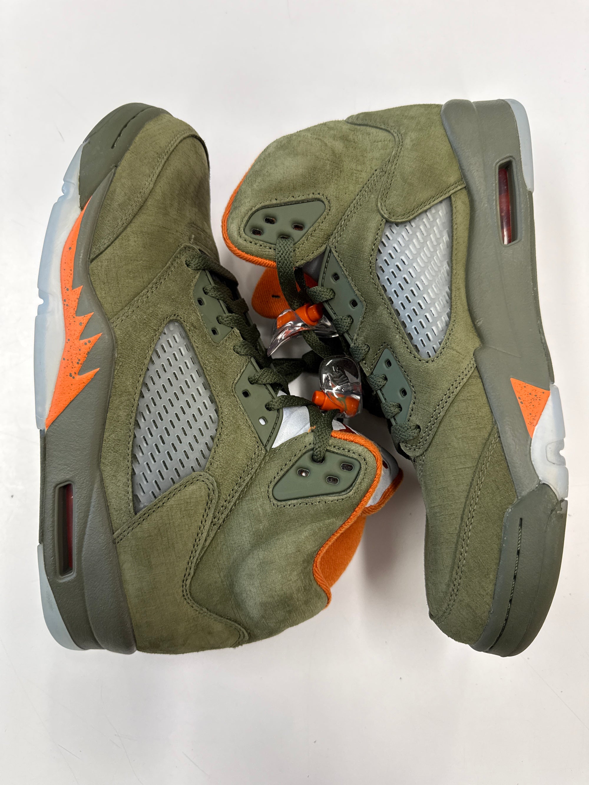AIR JORDAN 5 OLIVE 2024 - SIZE 9.5 (WORN)