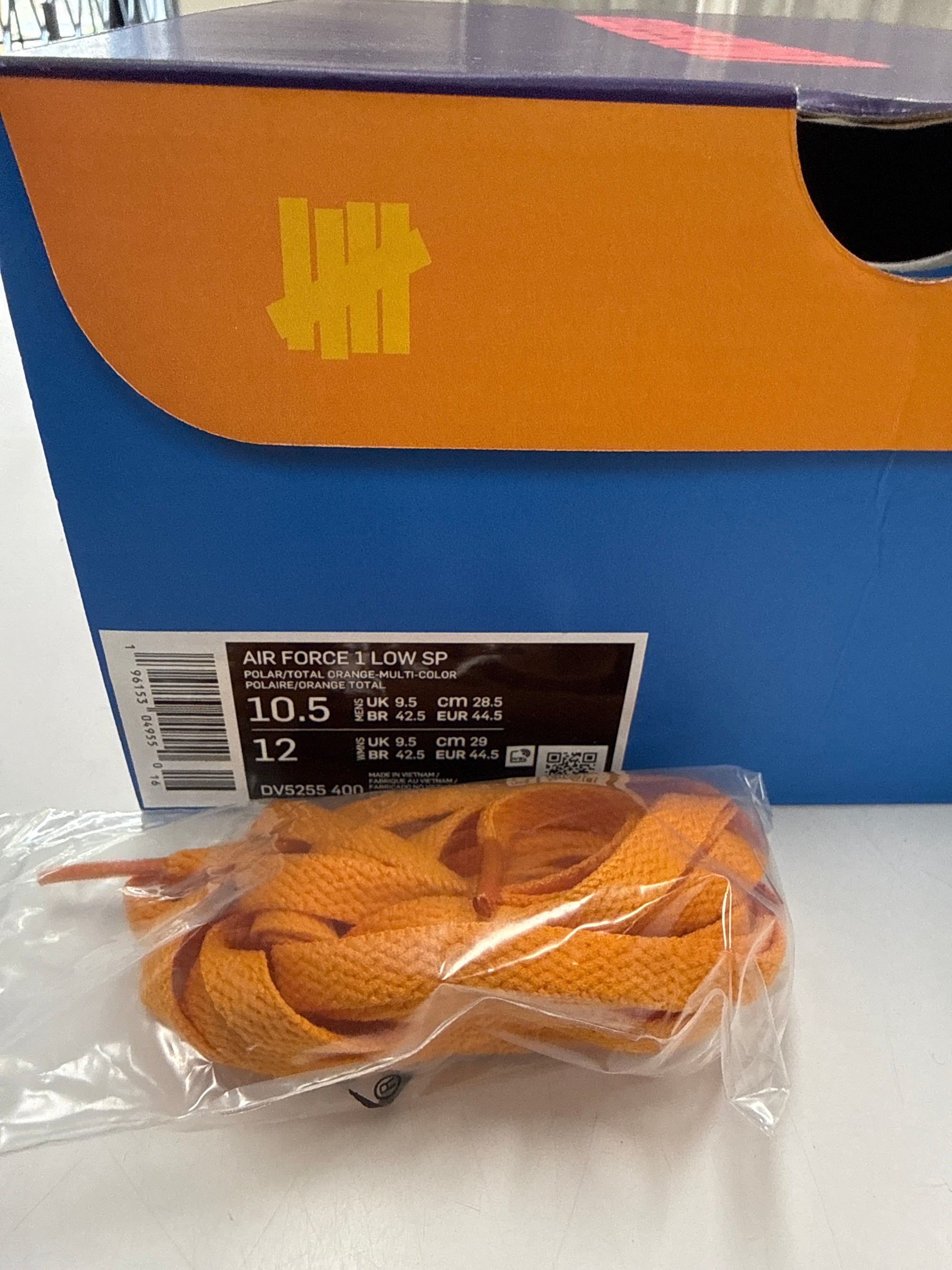 AIR FORCE 1 L0W UNDEFEATED MULTI-PATENT TOTAL ORANGE - SIZE 10.5 (WORN)