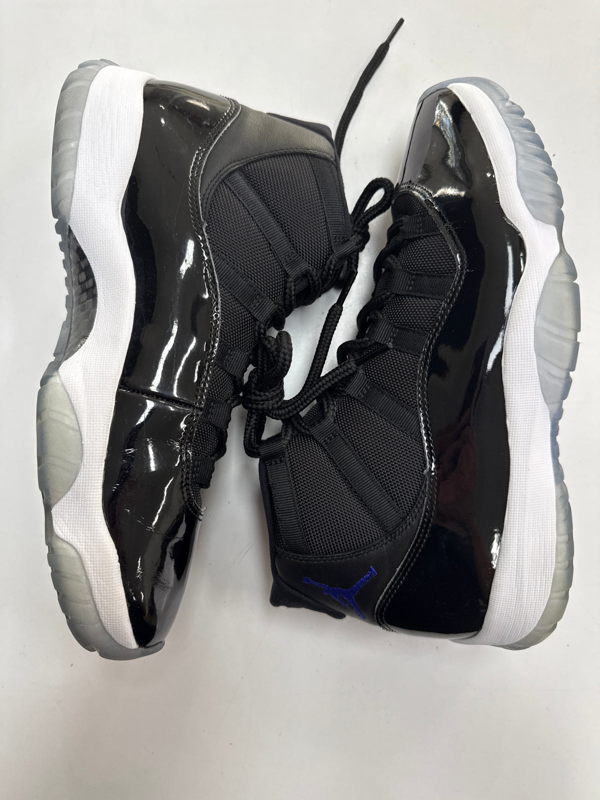 AIR JORDAN 11 SPACE JAM - SIZE 10 (WORN)