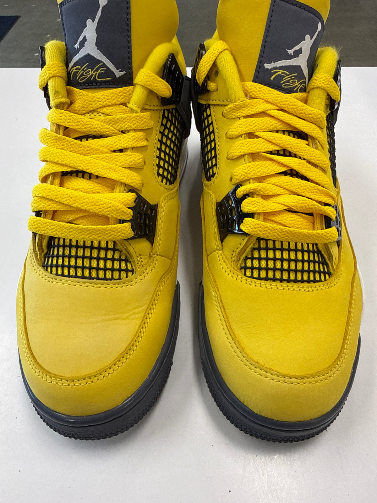 AIR JORDAN 4 LIGHTNING - SIZE 9 (WORN)