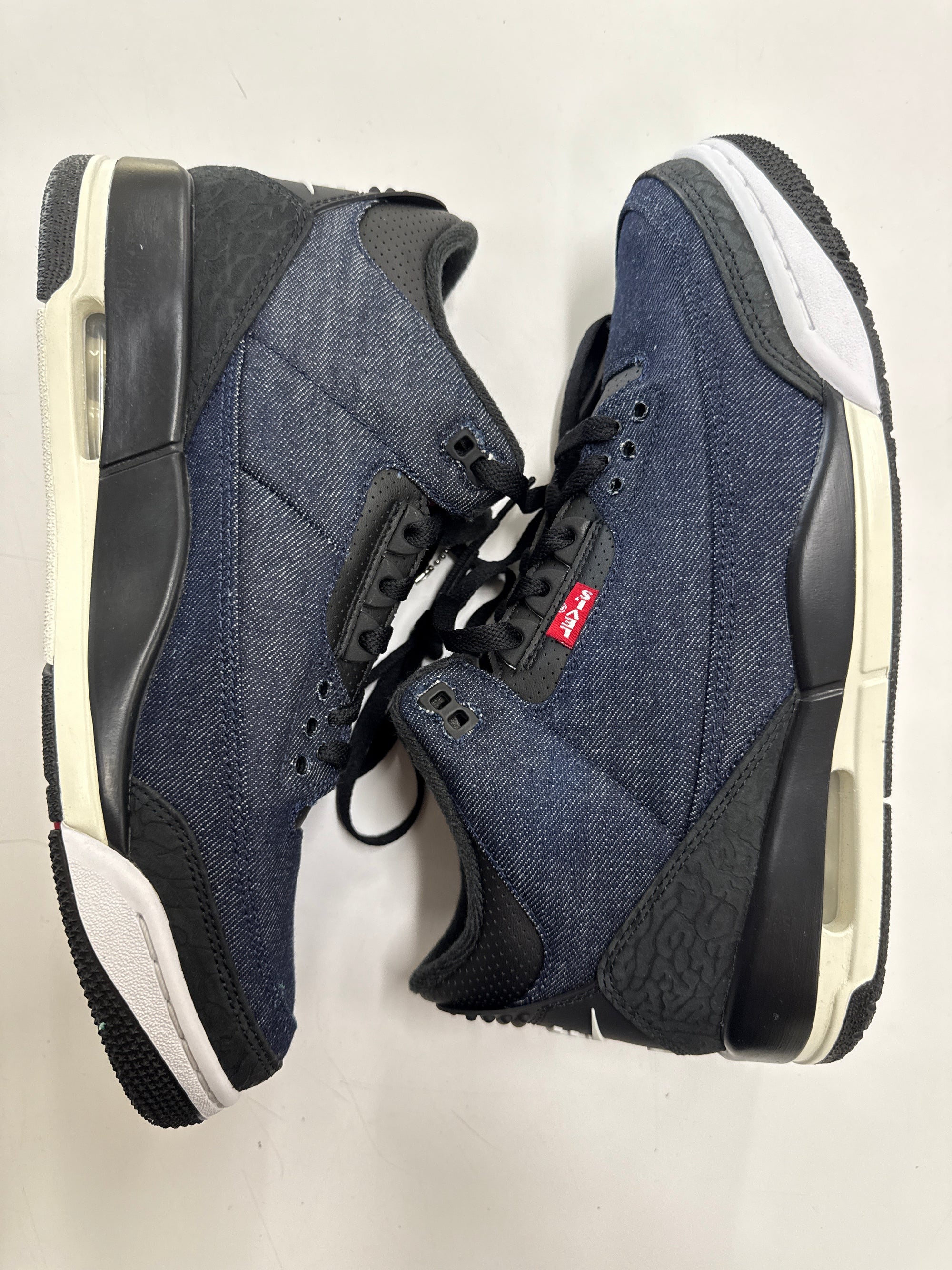 AIR JORDAN 3 LEVIS INDIGO - SIZE 9.5 (WORN)