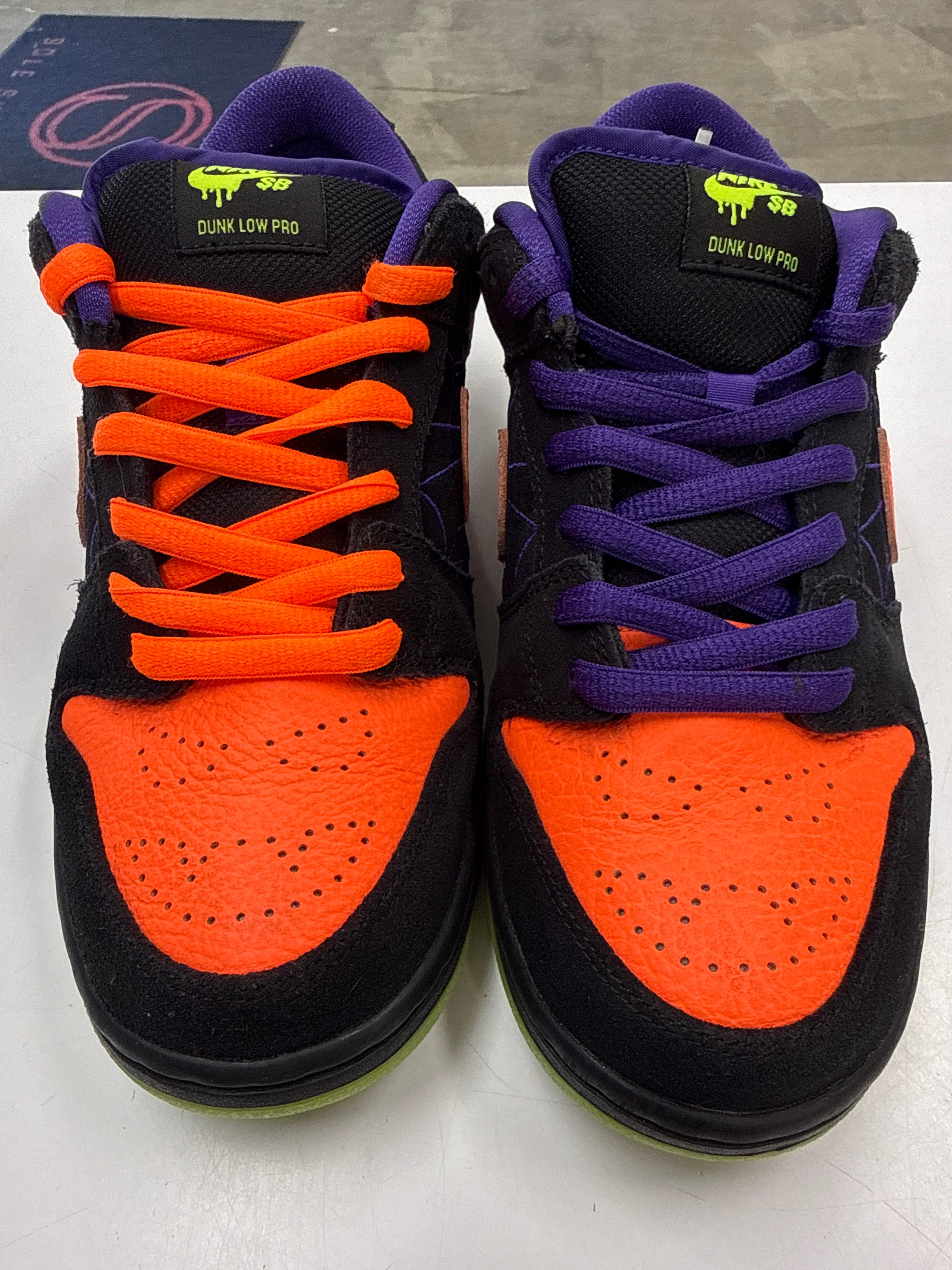 SB DUNK LOW PRO NIGHT OF MISCHIEF HALLOWEEN - SIZE 9 (WORN)