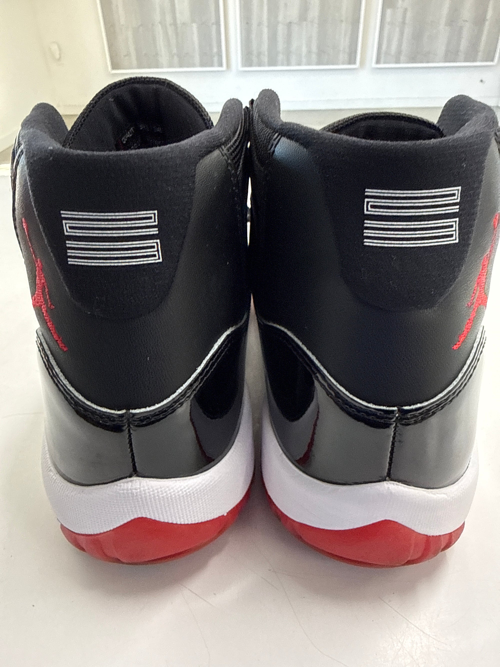 AIR JORDAN 11 BRED 2019 - SIZE 10 (WORN) - SUPER CLEAN