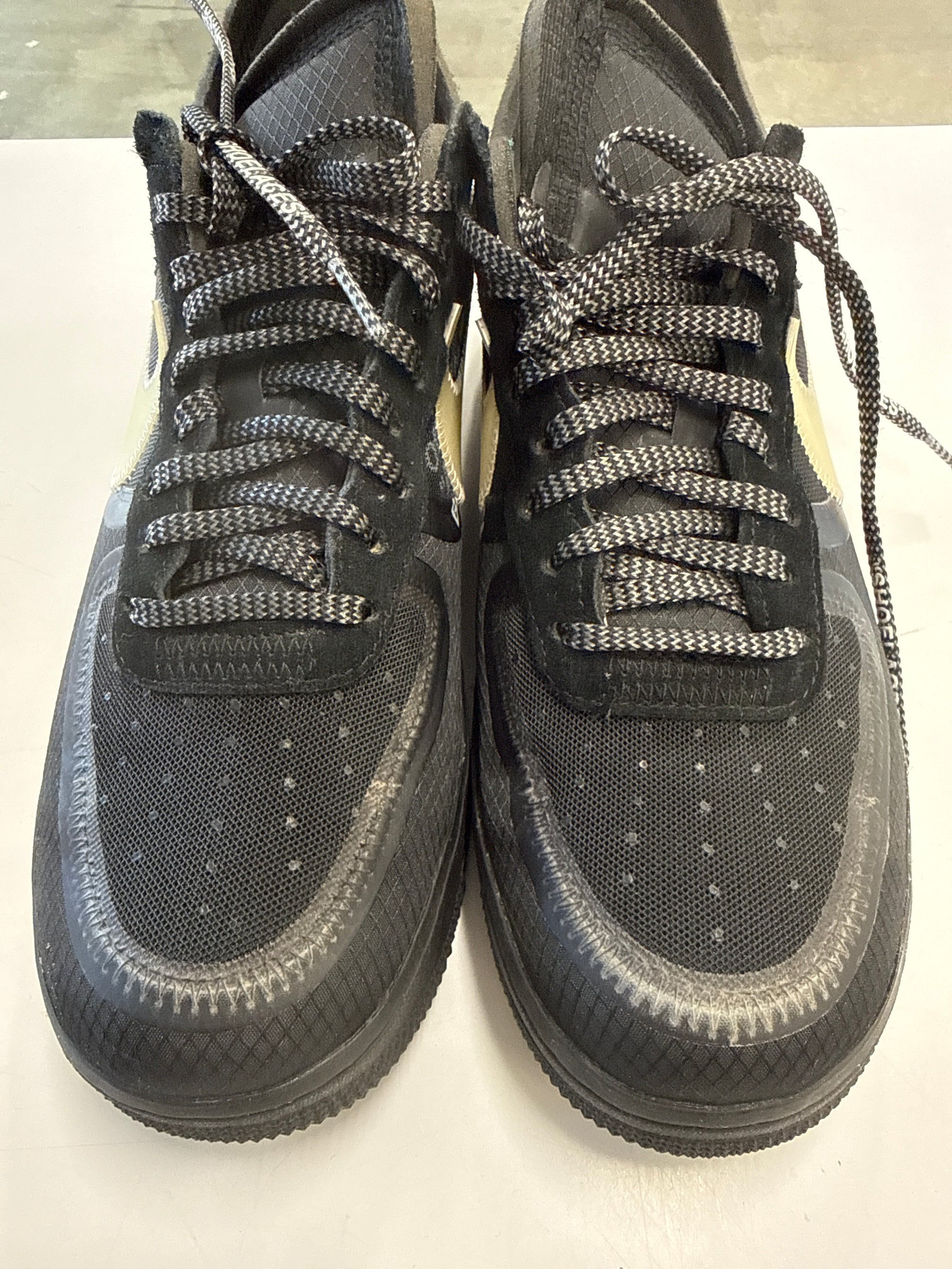 OFF WHITE AIR FORCE 1 LOW BLACK WHITE - SIZE 10 (WORN)