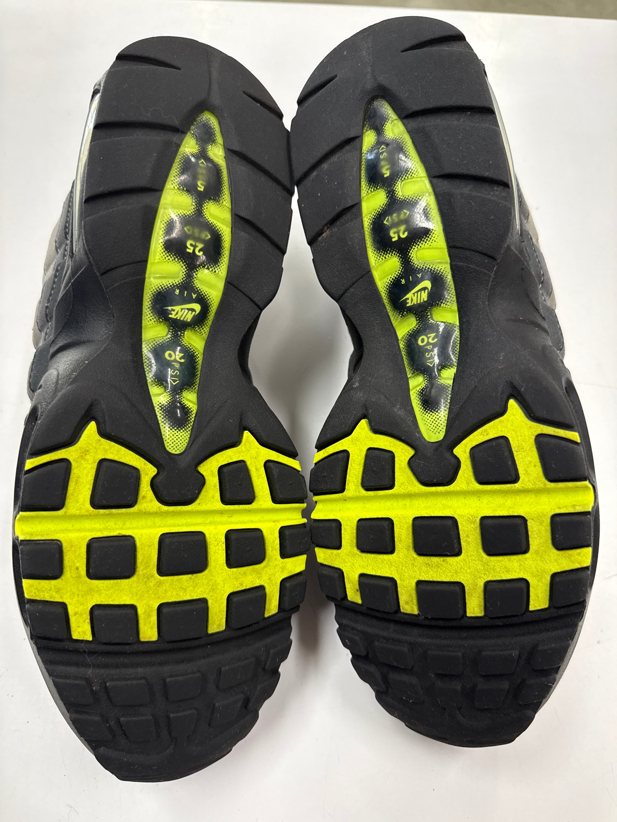 AIR MAX 95 OG BIG BUBBLE NEON 2025/2026 - SIZE 11.5 (WORN)