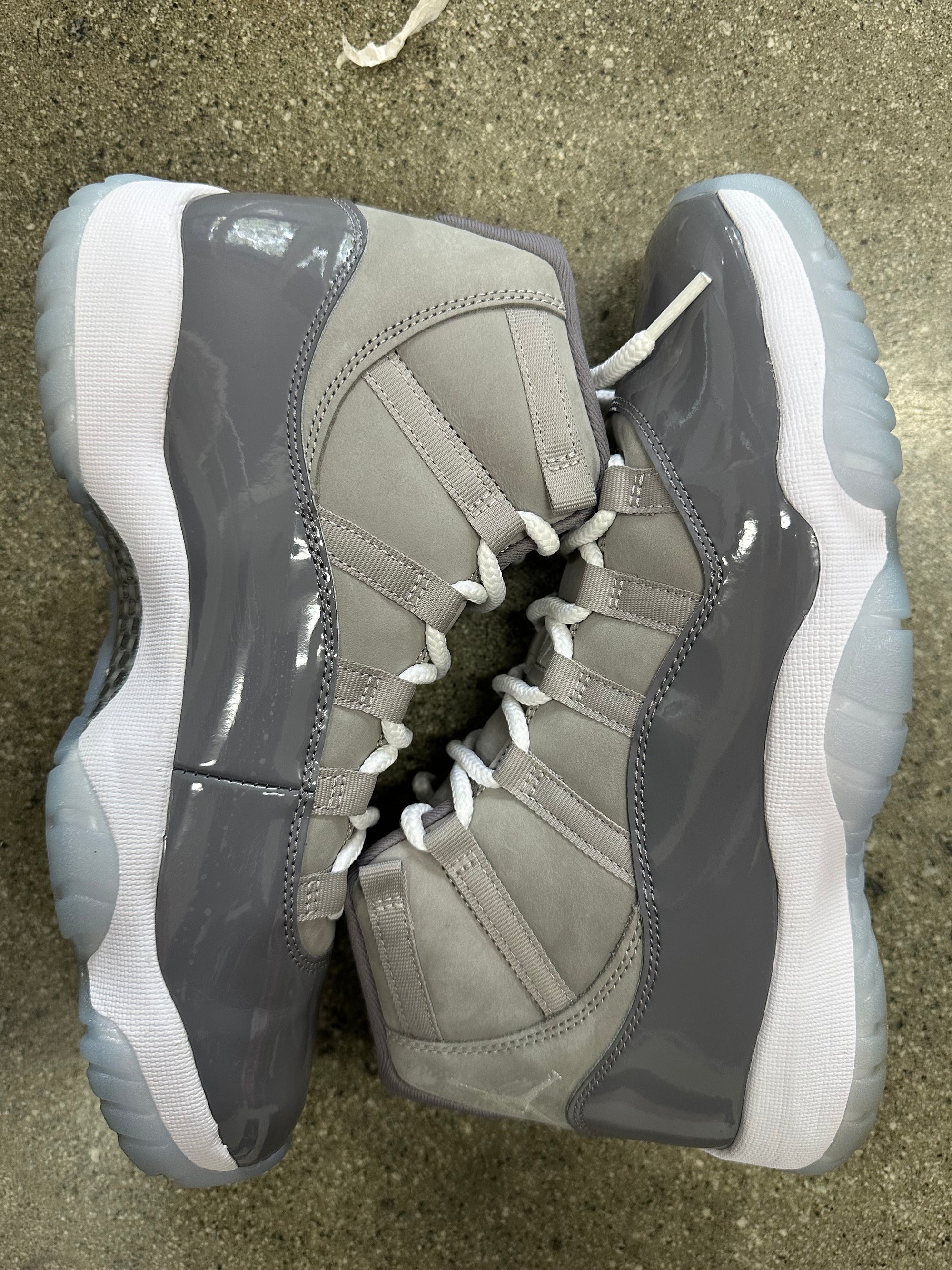 AIR JORDAN 11 COOL GREY 2021 - SIZE 9 (WORN)