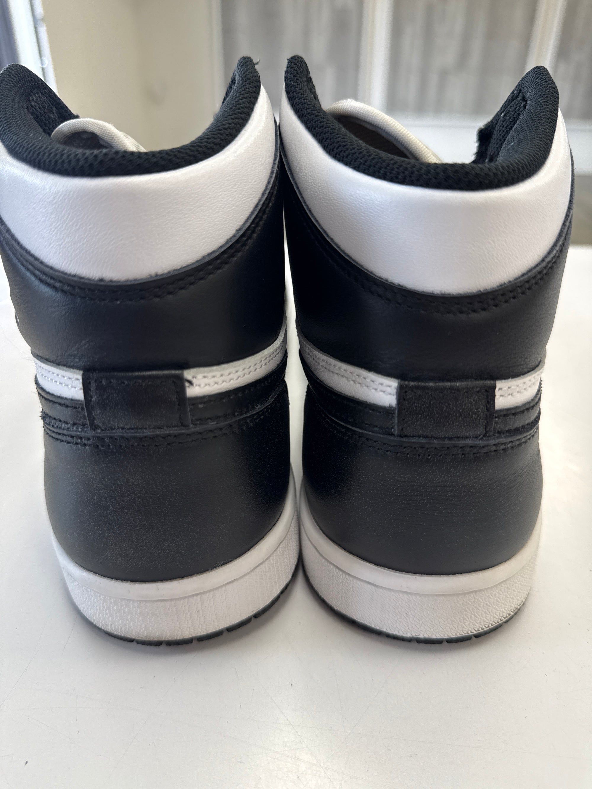 AIR JORDAN 1 HIGH BLACK WHITE 2014 - SIZE 11 (WORN)