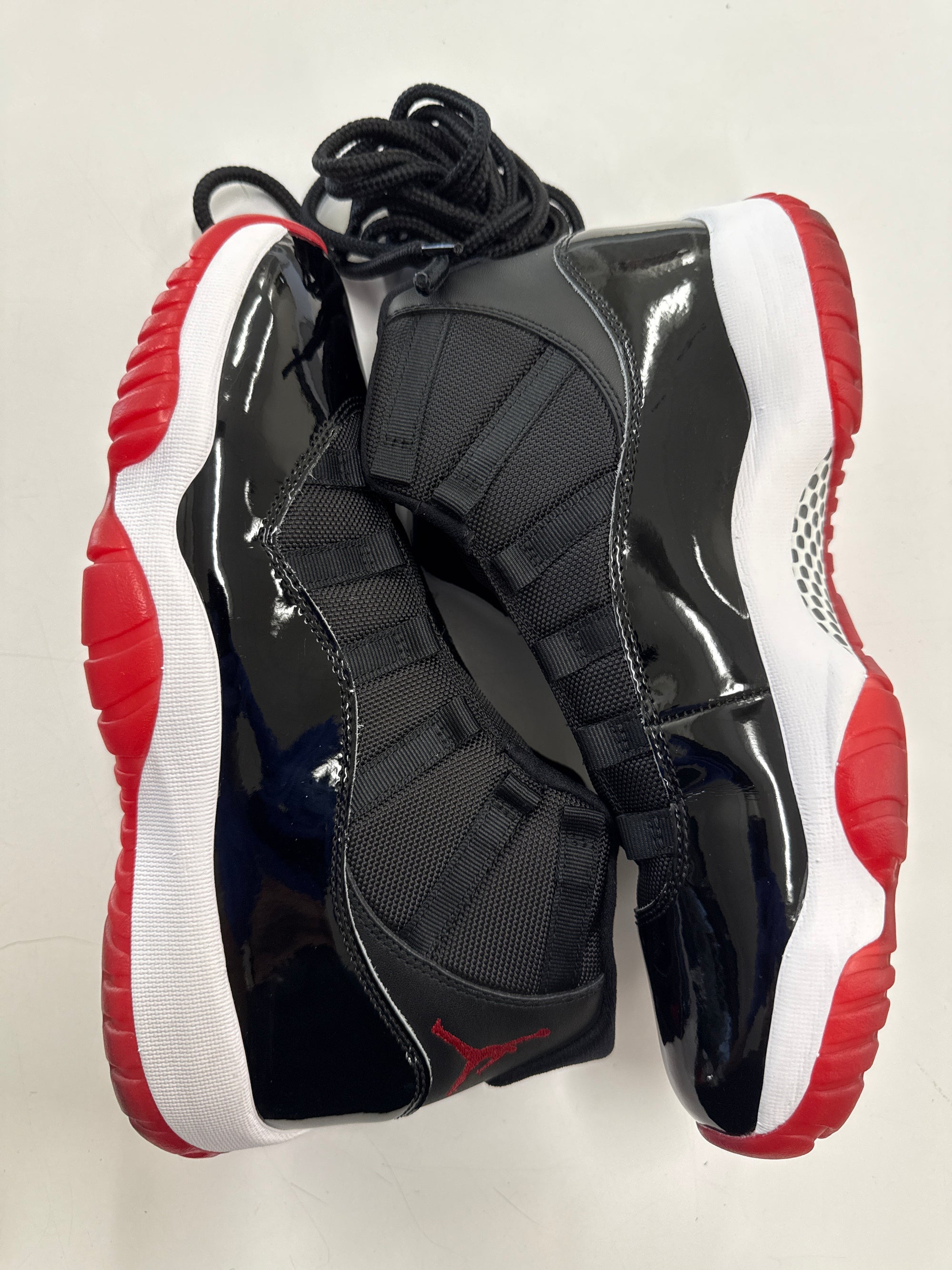 AIR JORDAN 11 BRED 2019 - SIZE 10 (WORN) - SUPER CLEAN