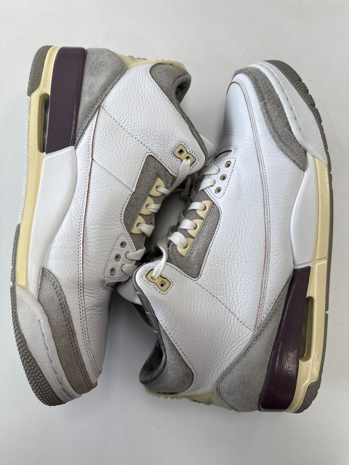 WMNS AIR JORDAN 3 A MA MANIERE WHITE - SIZE W13.5 M12 (WORN)