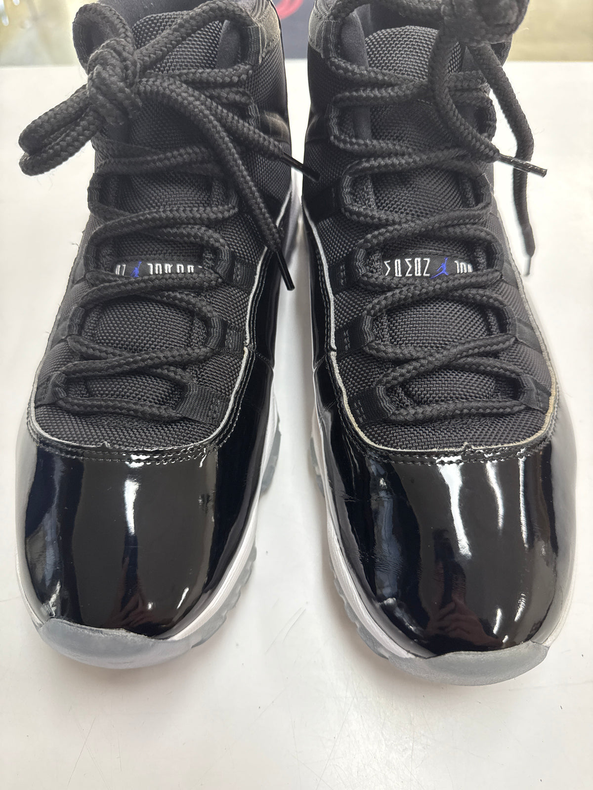 AIR JORDAN 11 SPACE JAM - SIZE 10 (WORN)