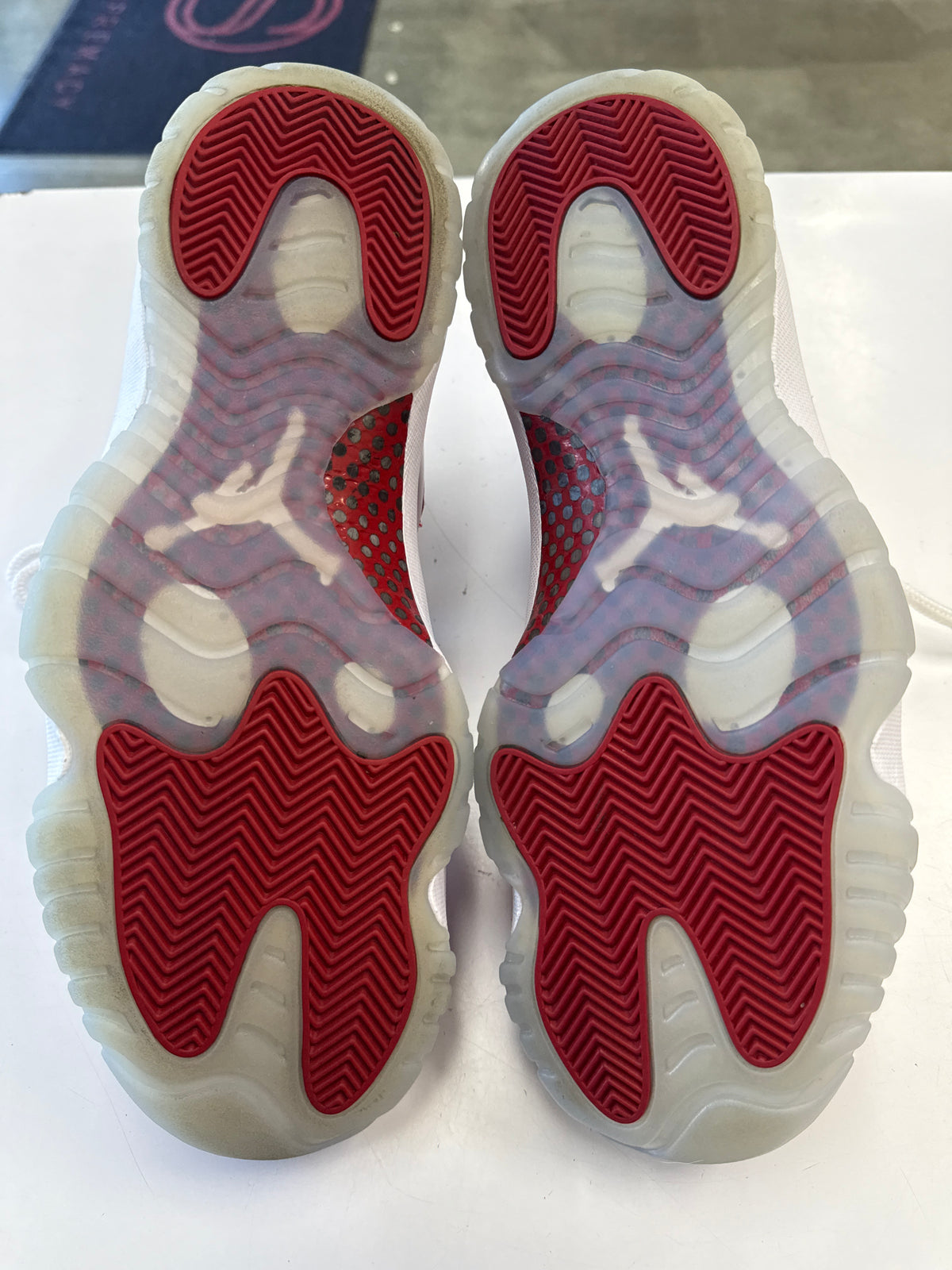AIR JORDAN 11 CHERRY 2022 - SIZE 12 (WORN)