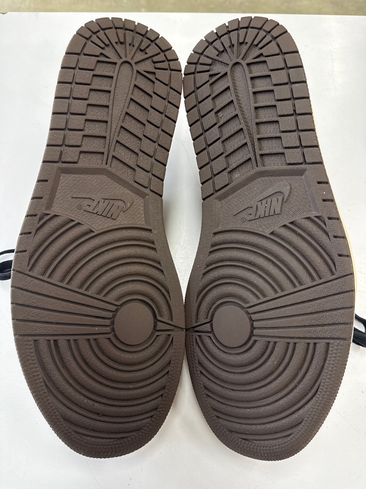 AIR JORDAN 1 LOW TRAVIS SCOTT MOCHA - SIZE 12 (WORN)