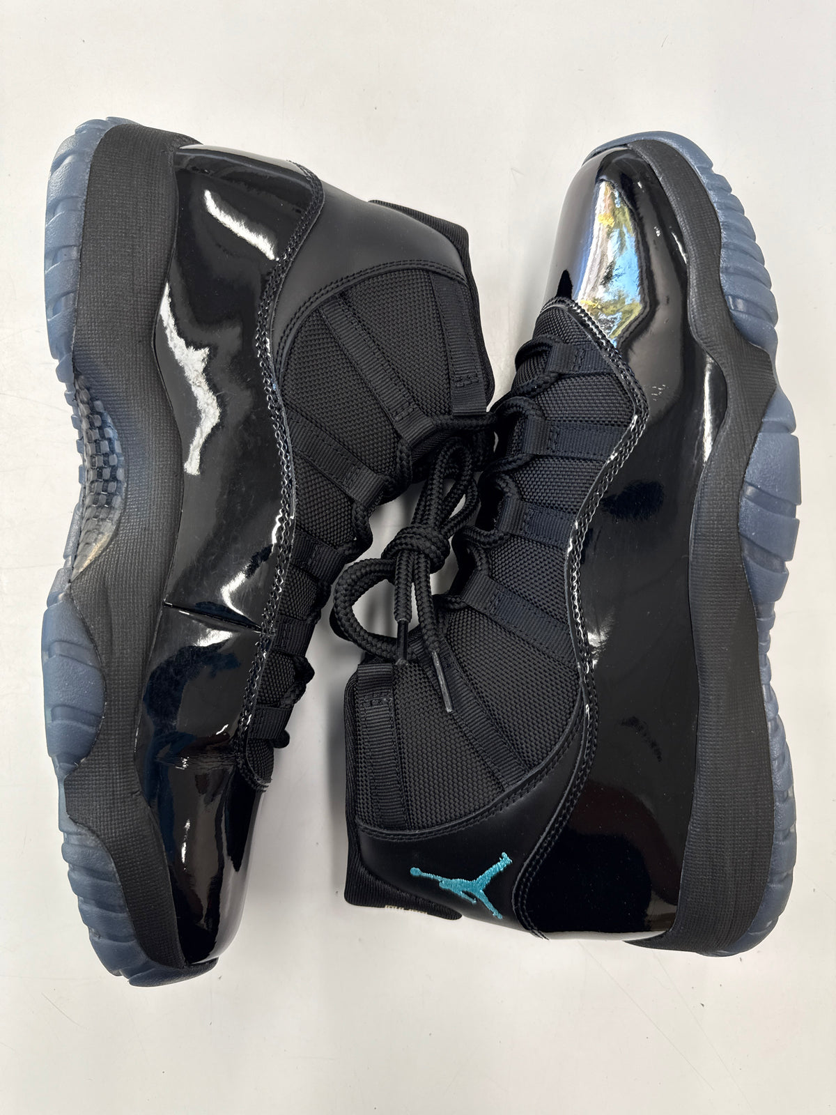 AIR JORDAN 11 GAMMA BLUE 2025 - SIZE 11.5 (WORN)