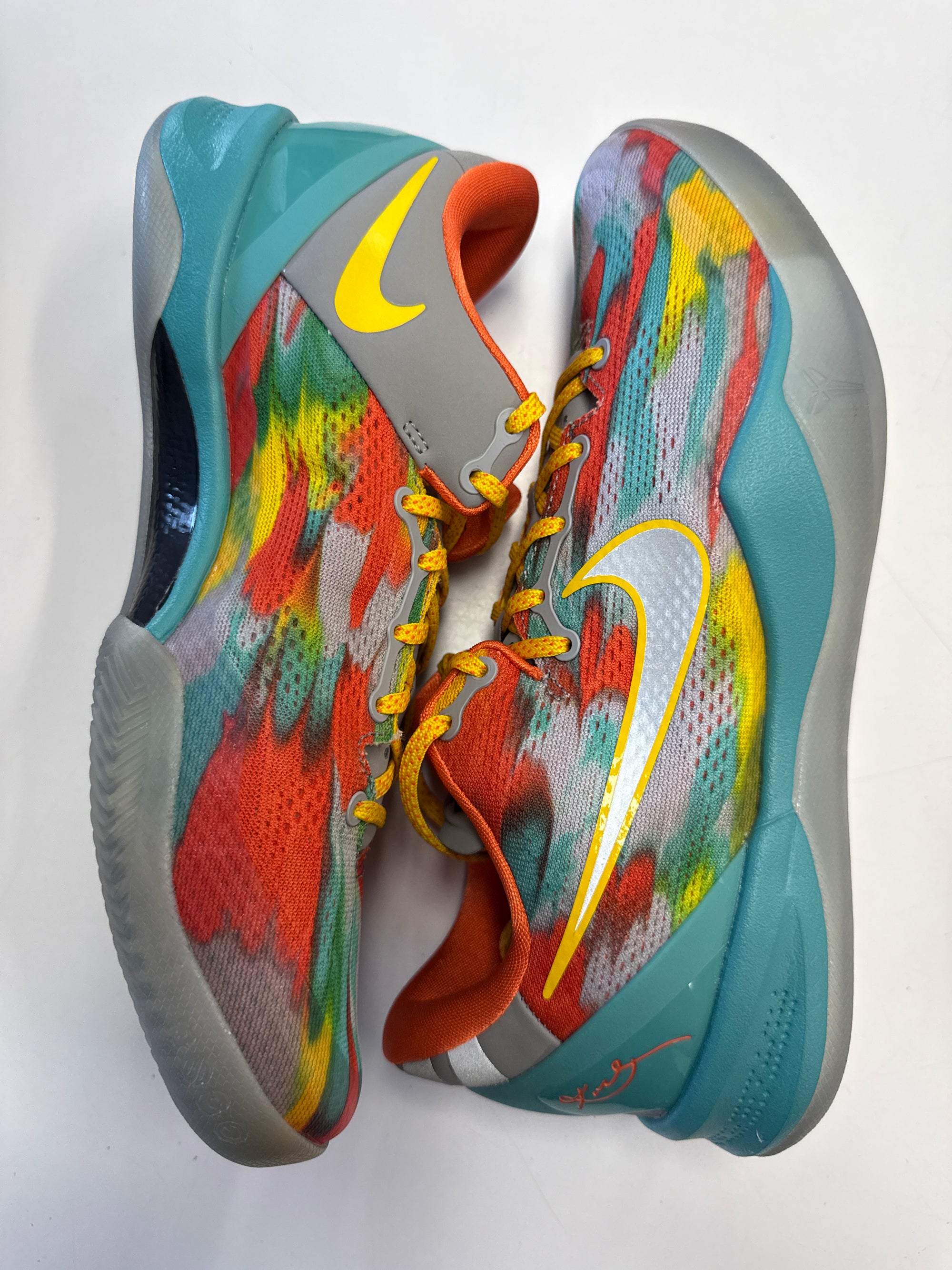 KOBE 8 PROTRO VENICE BEACH 2024 - SIZE 9 (WORN)