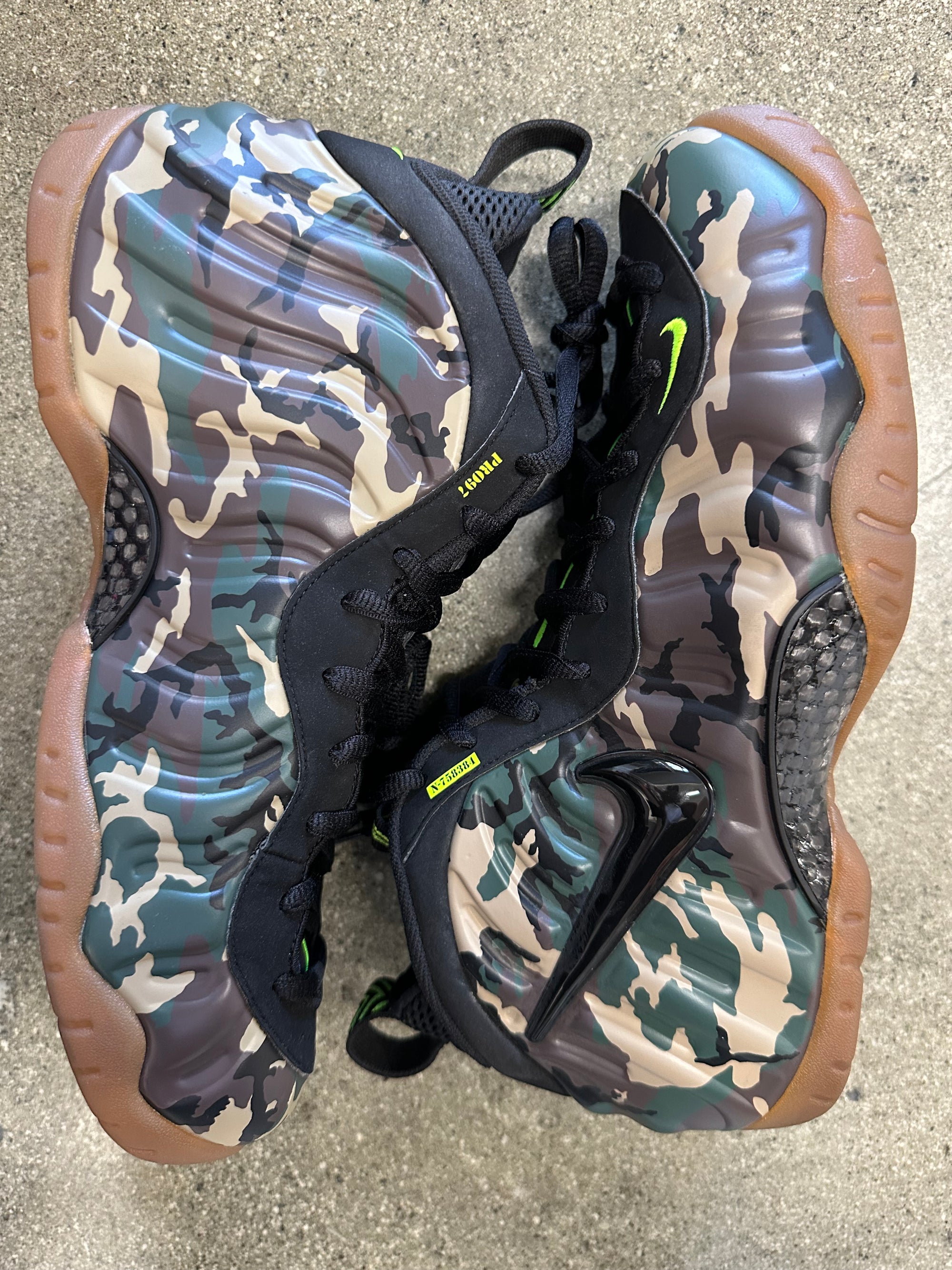 AIR FOAMPOSITE PRO PRM CAMO - SIZE 11.5 (WORN)
