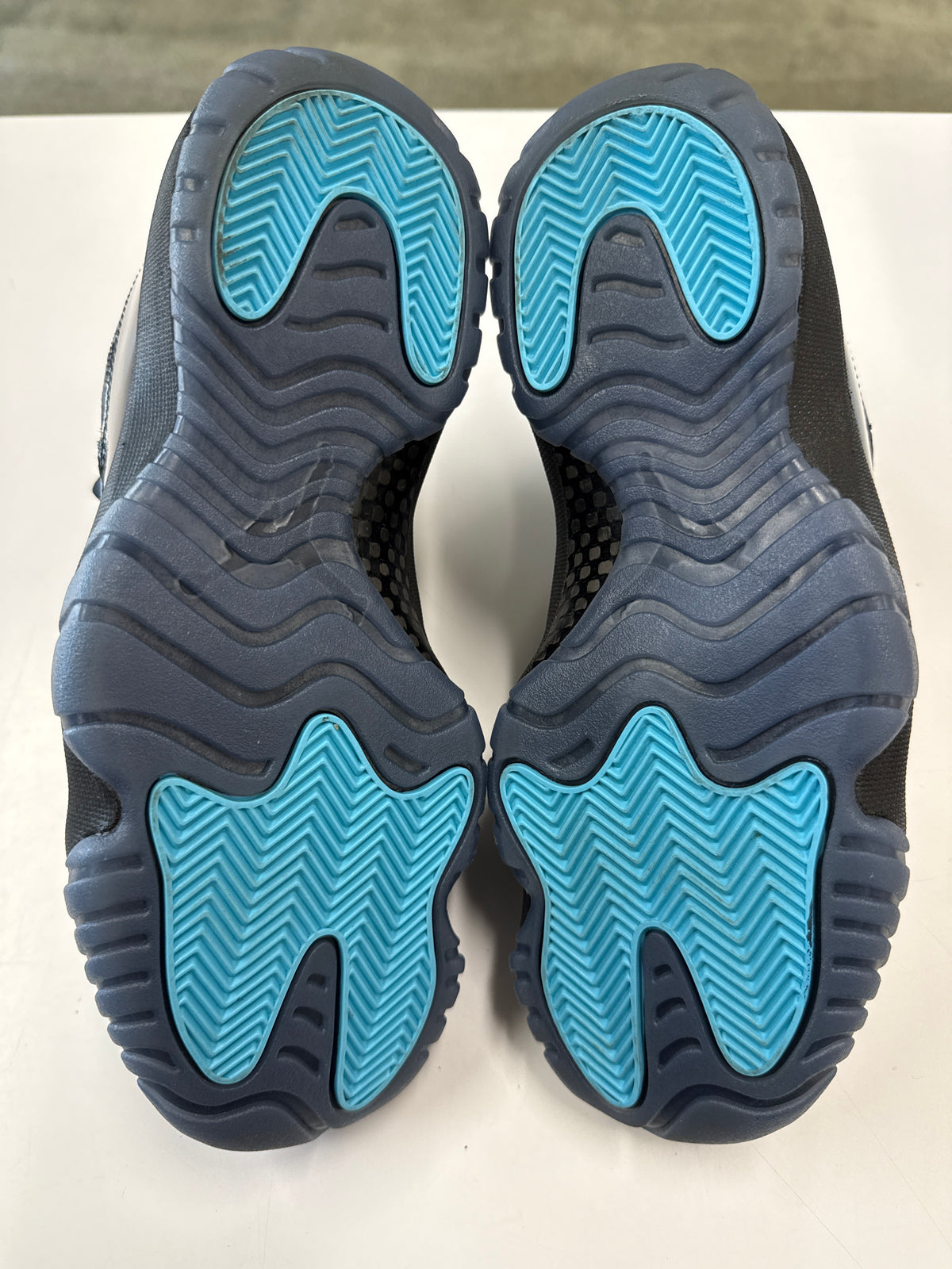 AIR JORDAN 11 GAMMA 2025 - SIZE 8.5 (WORN) - SUPER CLEAN