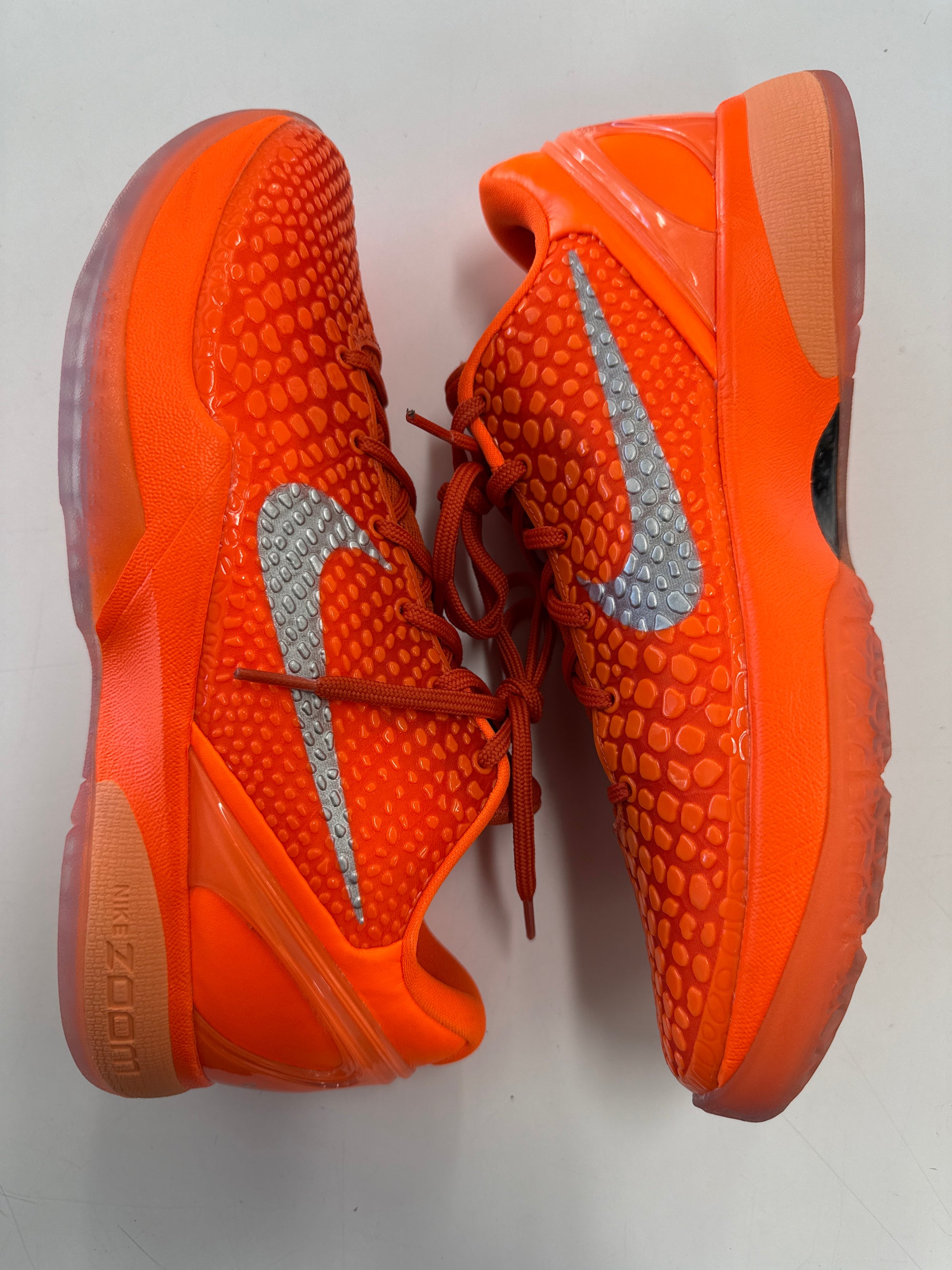 KOBE 6 PROTRO TOTAL ORANGE - SIZE 9.5 (WORN)