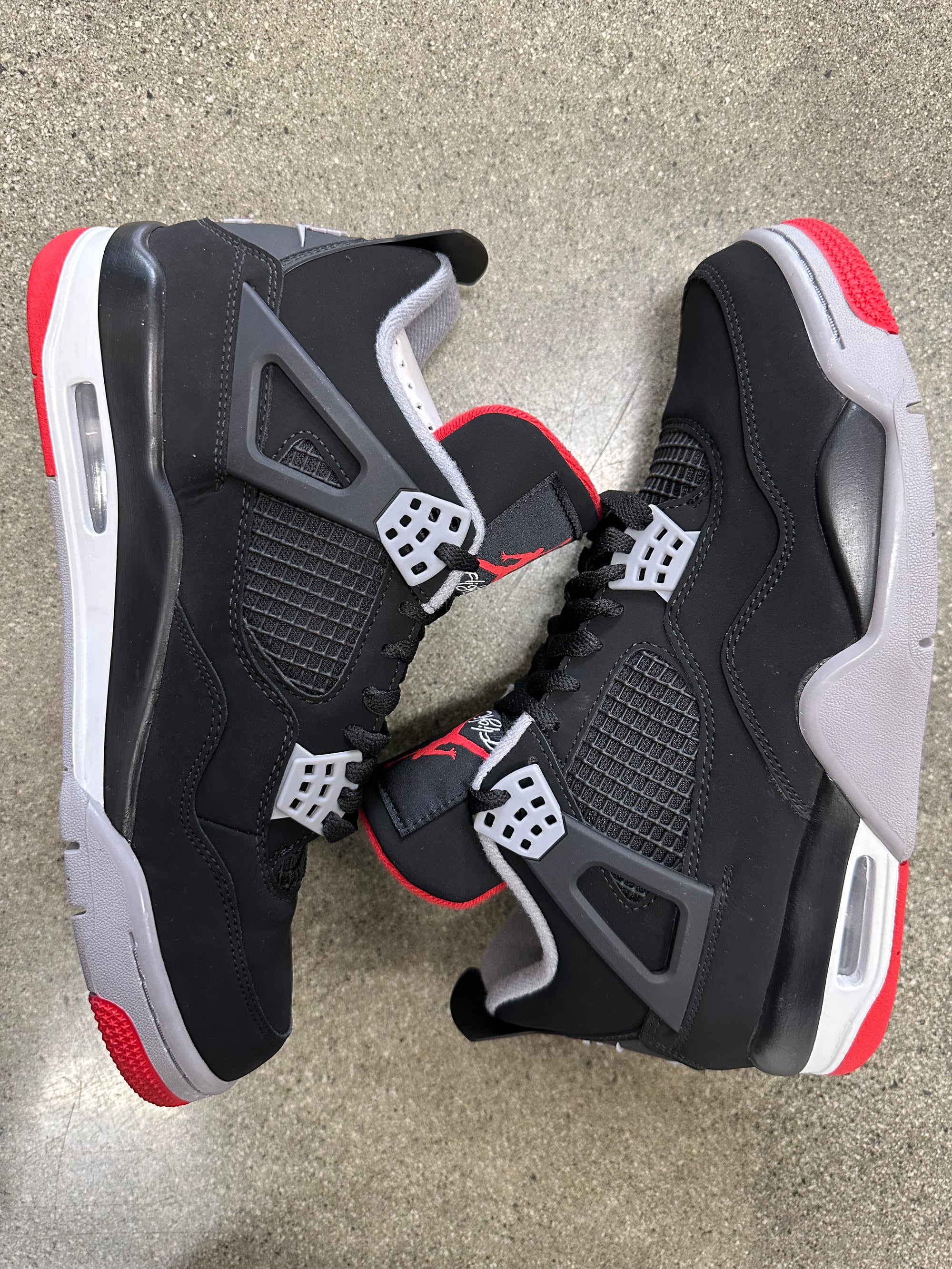 AIR JORDAN 4 BRED 2019 - SIZE 9 (WORN)