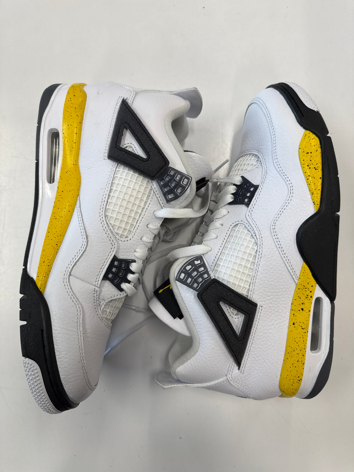 AIR JORDAN 4 TOUR YELLOW 2026 - SIZE 11 (WORN)