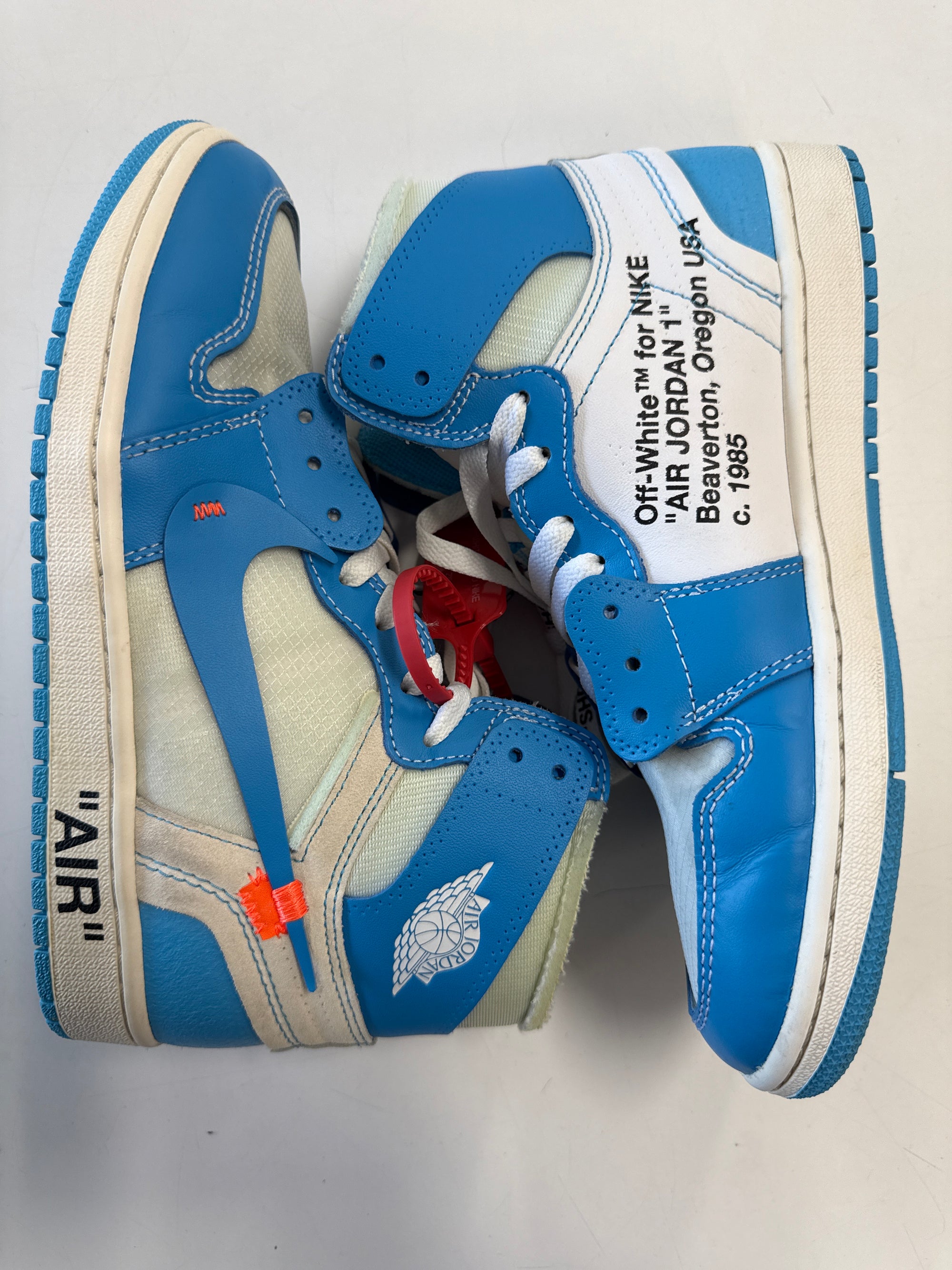 OFF WHITE AIR JORDAN 1 HIGH UNIVERSITY BLUE - SIZE 8.5 (WORN)