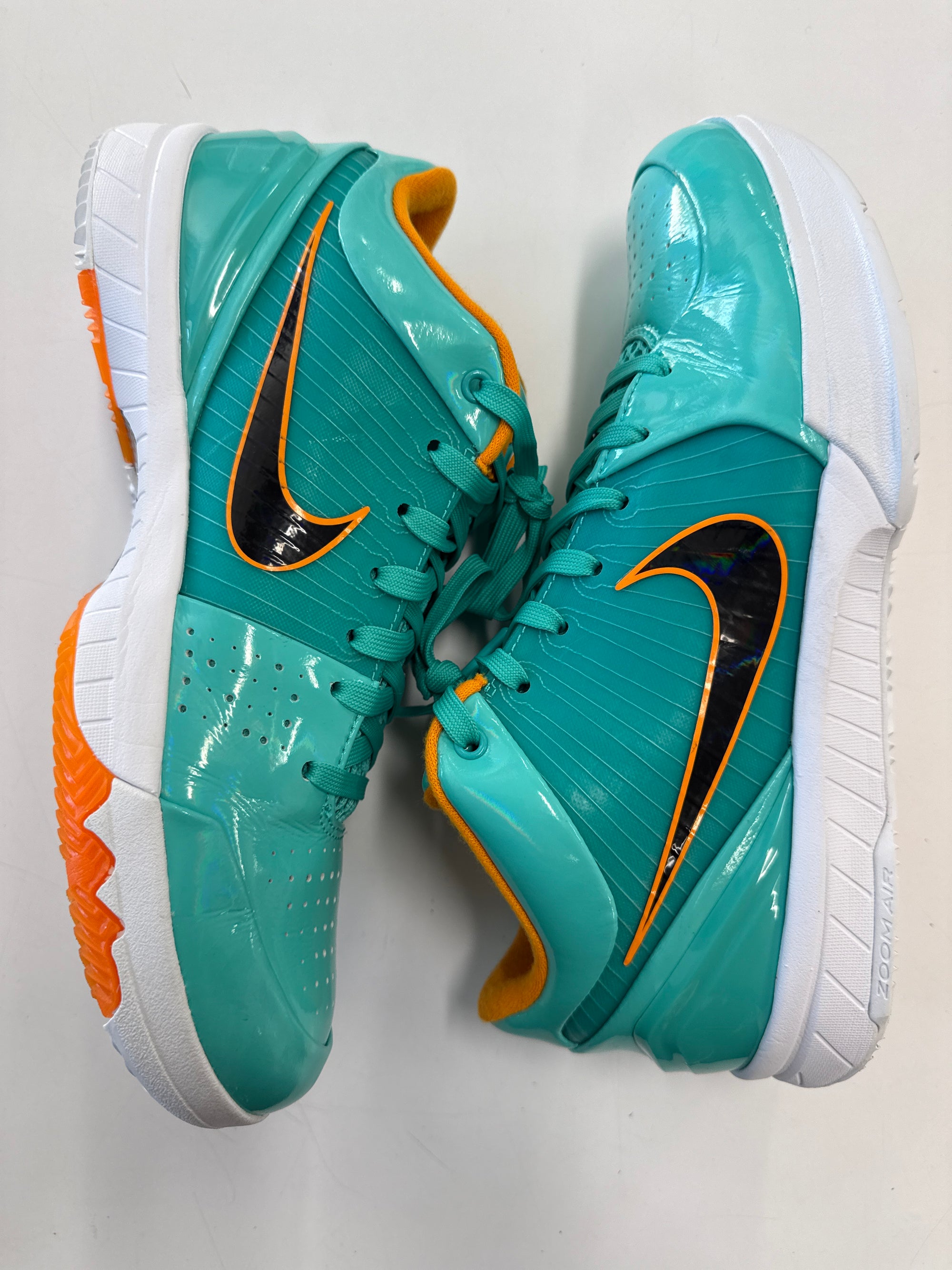 KOBE 4 PROTRO UNDFTD SAN ANTONIO SPURS - SIZE 10 (WORN)