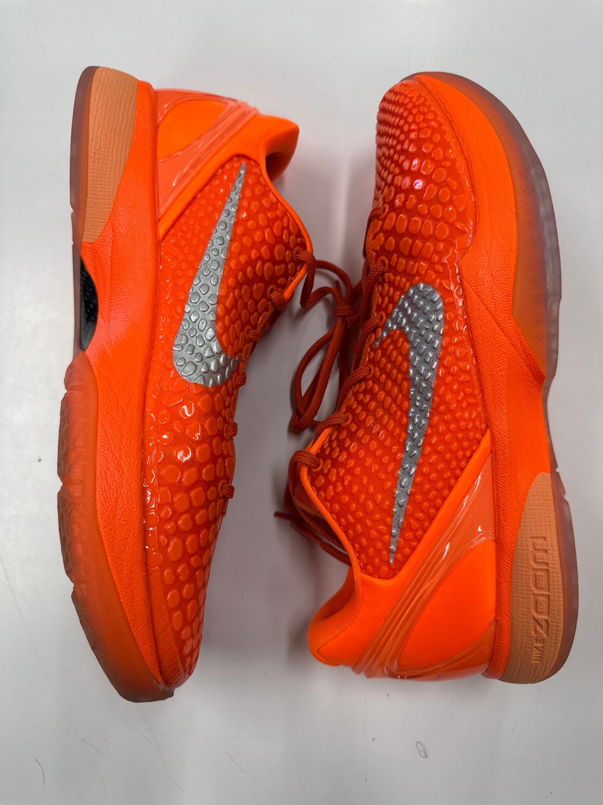 KOBE 6 PROTRO TOTAL ORANGE - SIZE 10.5 (WORN)