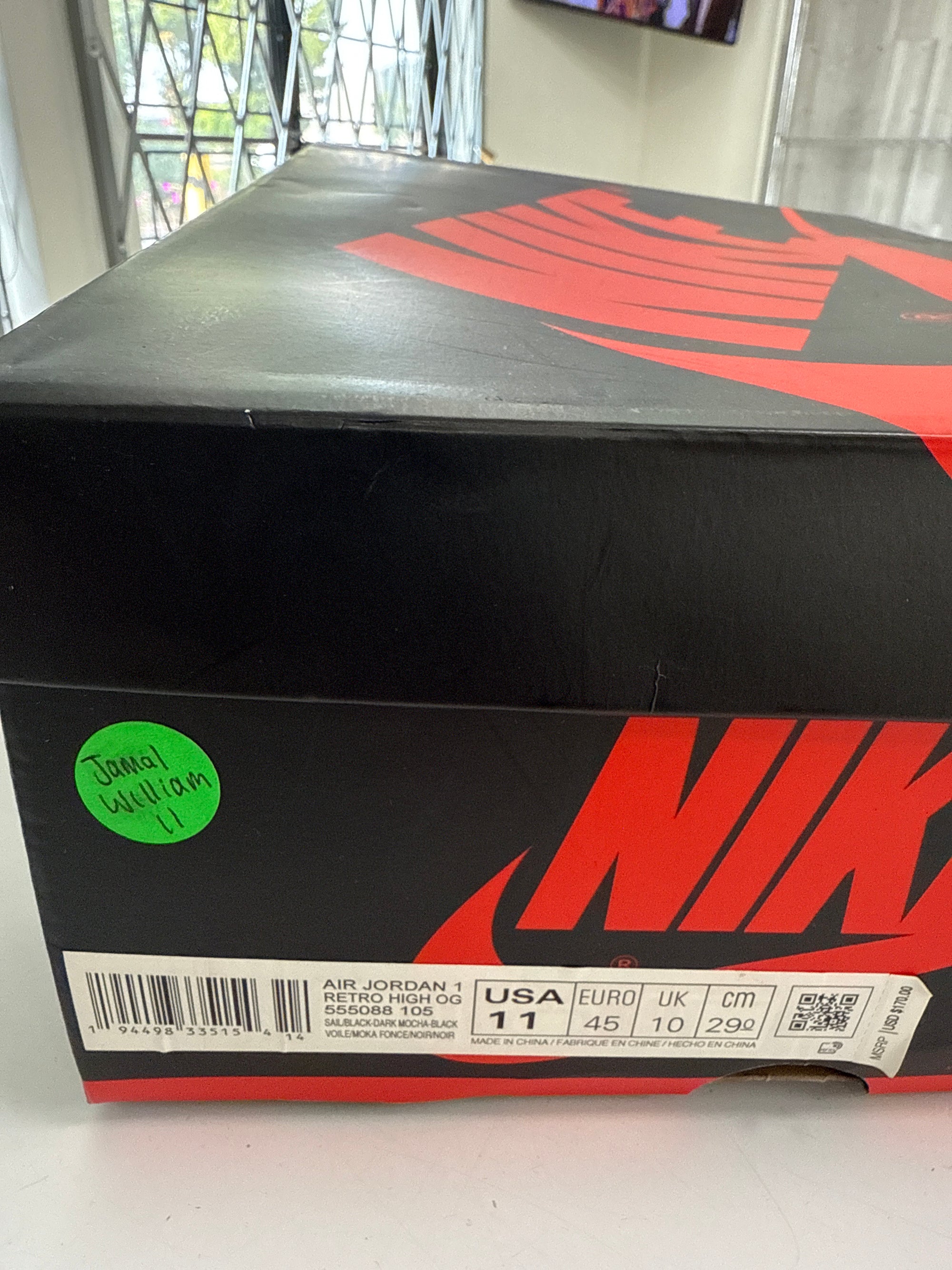 AIR JORDAN 1 HIGH DARK MOCHA - SIZE 11 (WORN) - SUPER CLEAN