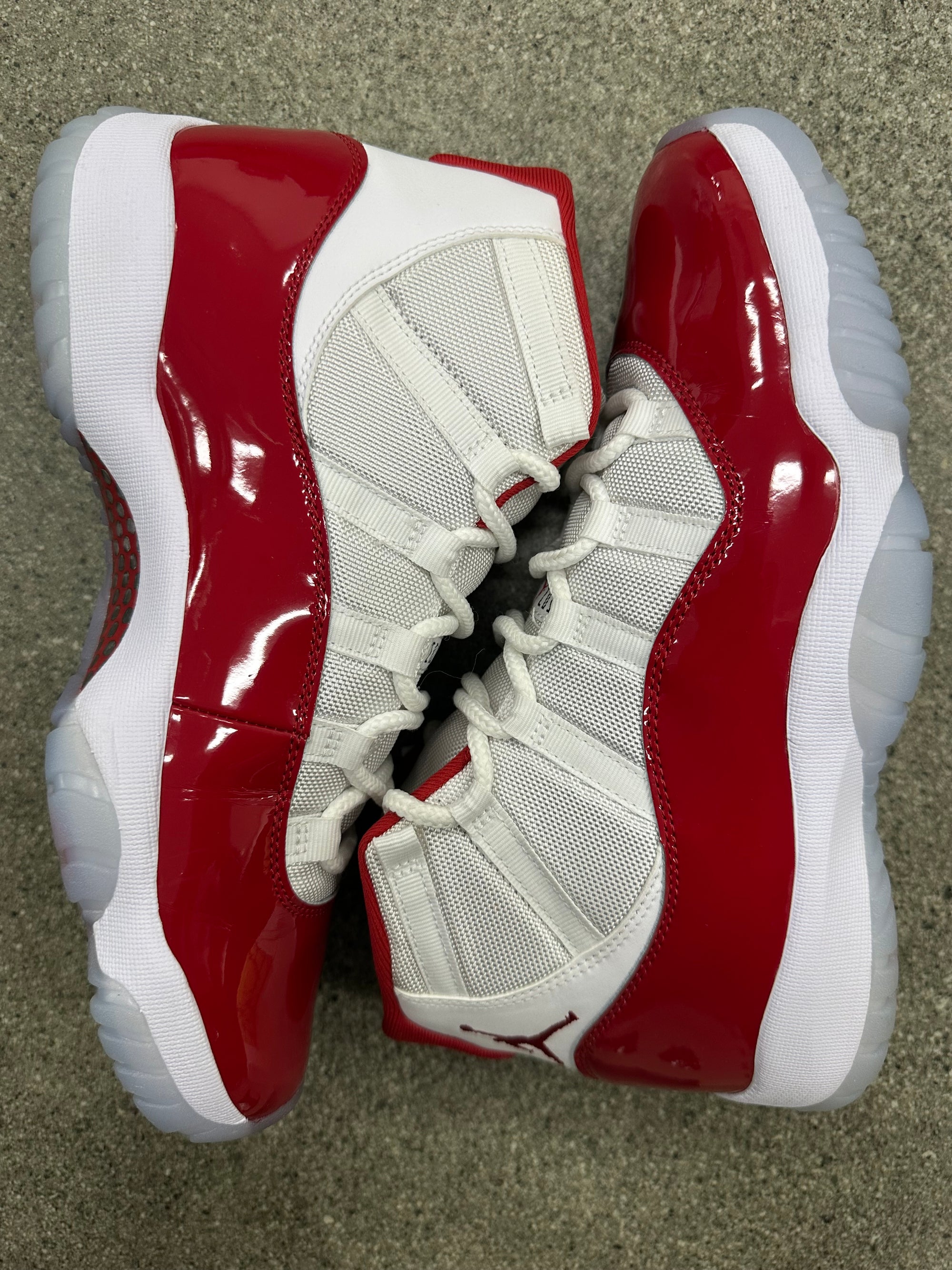 AIR JORDAN 11 CHERRY 2022 - SIZE 10 (WORN)
