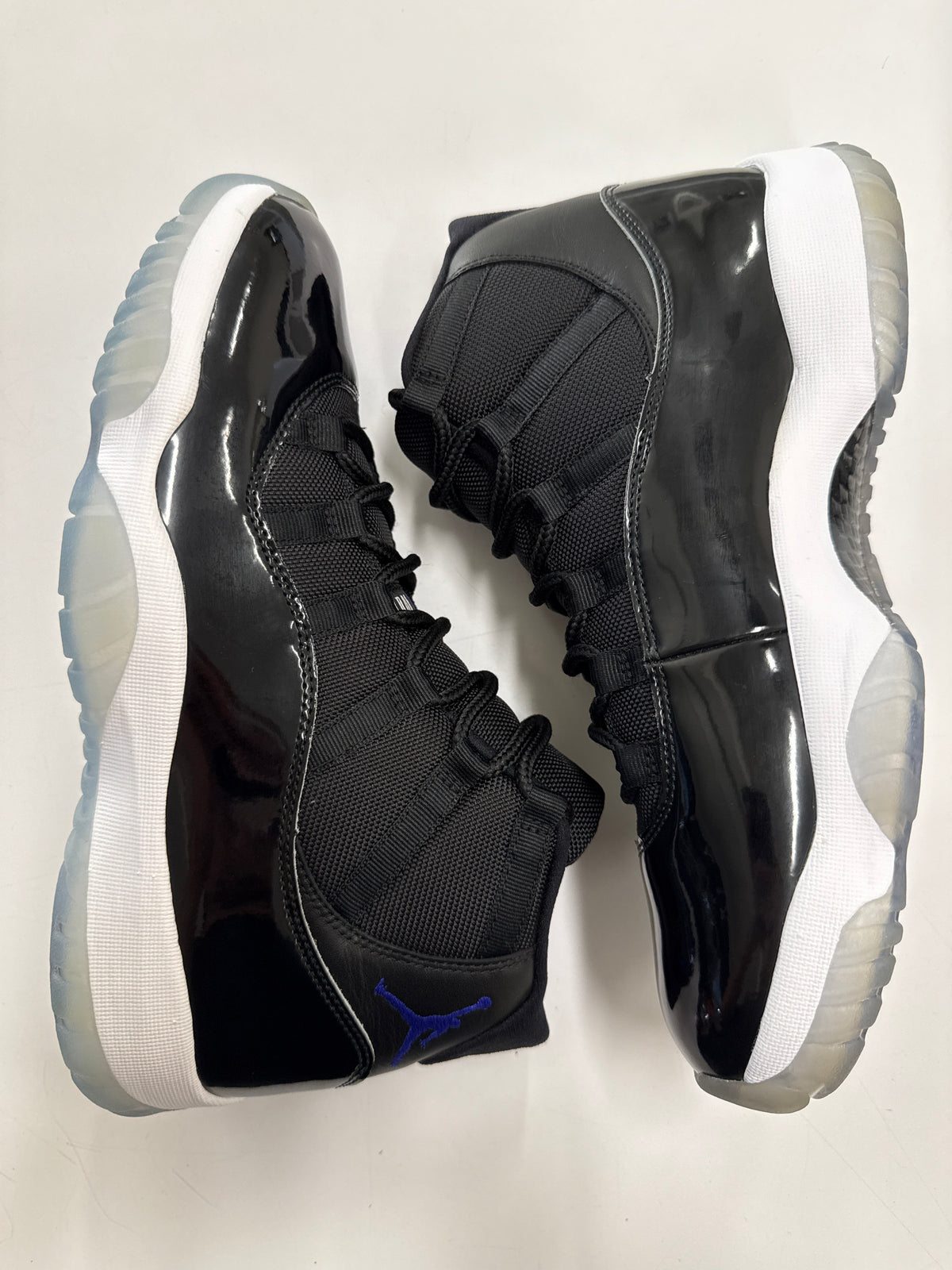 AIR JORDAN 11 SPACE JAM 2016 - SIZE 11 (WORN)