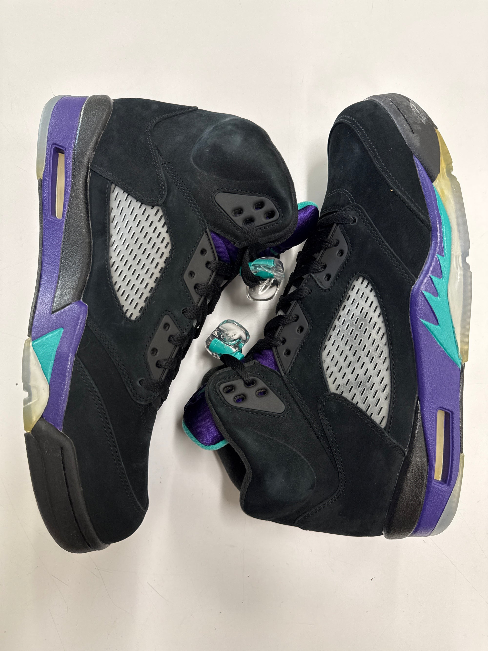 AIR JORDAN 5 BLACK GRAPE 2013 - SIZE 10.5 (WORN)
