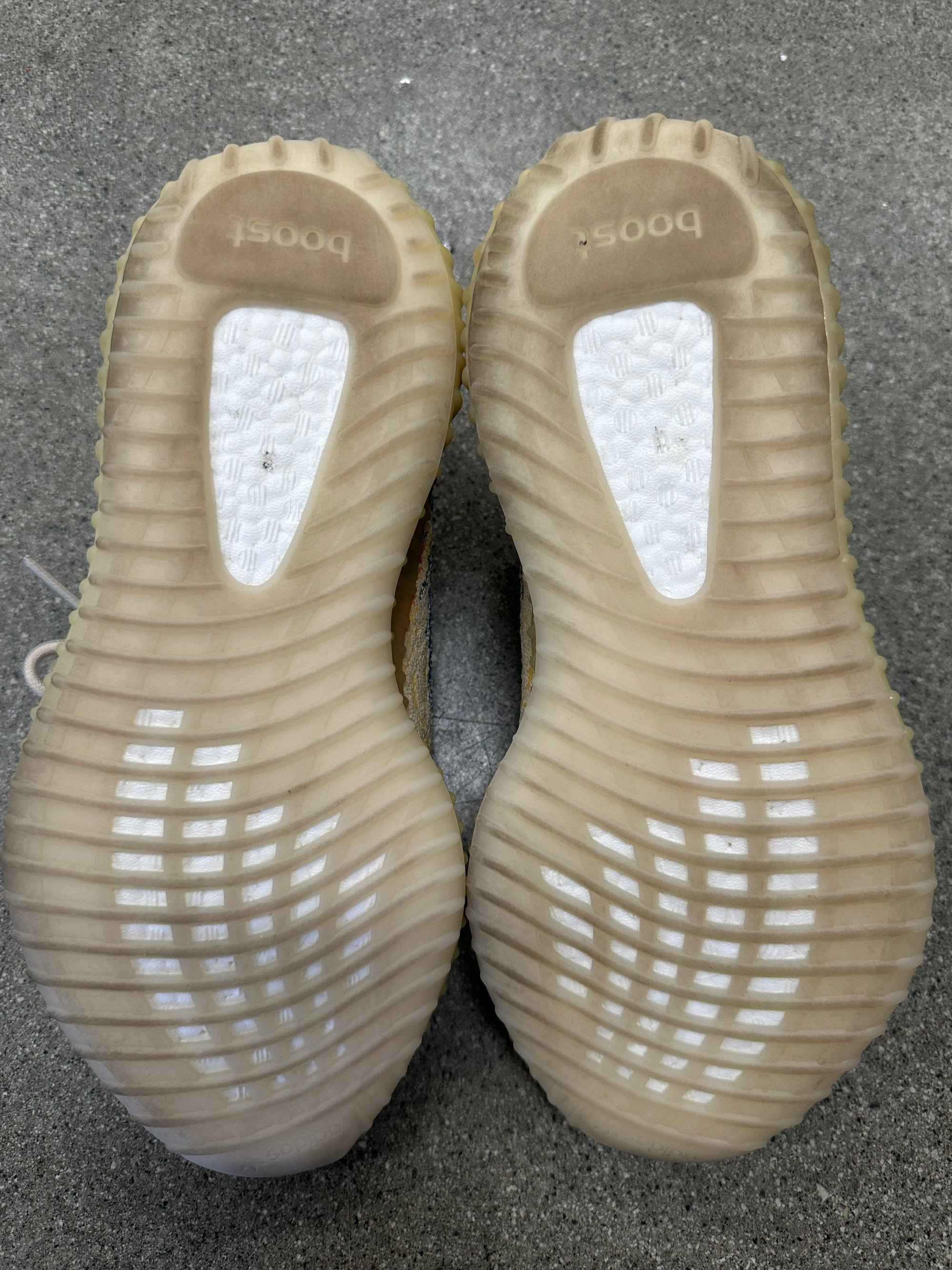 YEEZY BOOST 350 V2 MX OAT- SIZE 9 (WORN)