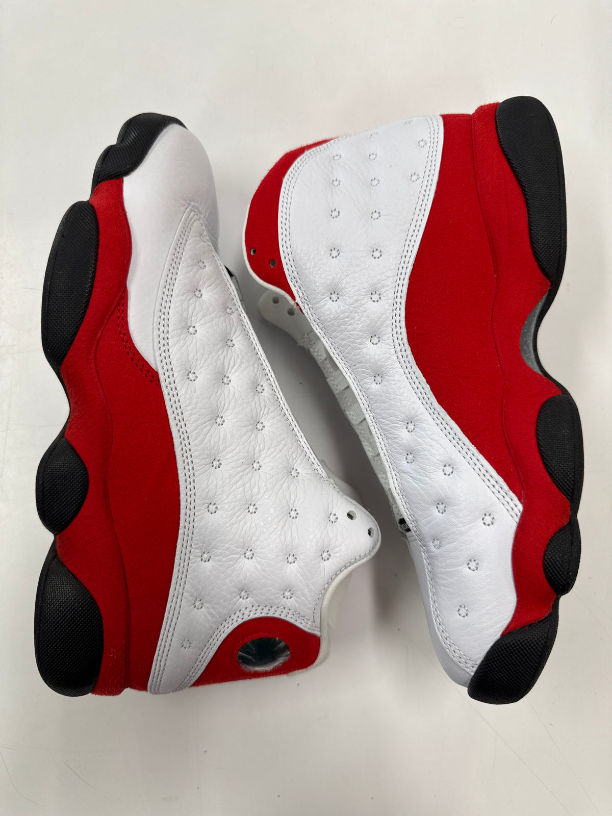 AIR JORDAN 13 OG CHICAGO 2026 - SIZE 8 (WORN)
