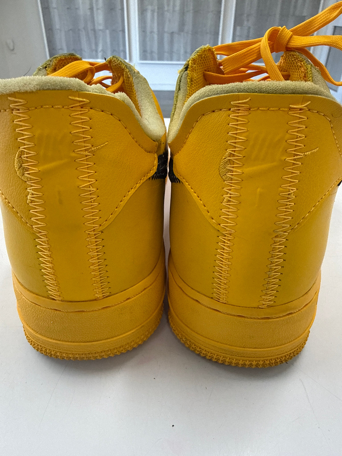 OFF WHITE AIR FORCE 1 LOW UNIVERSITY GOLD - SIZE 10 (WORN)