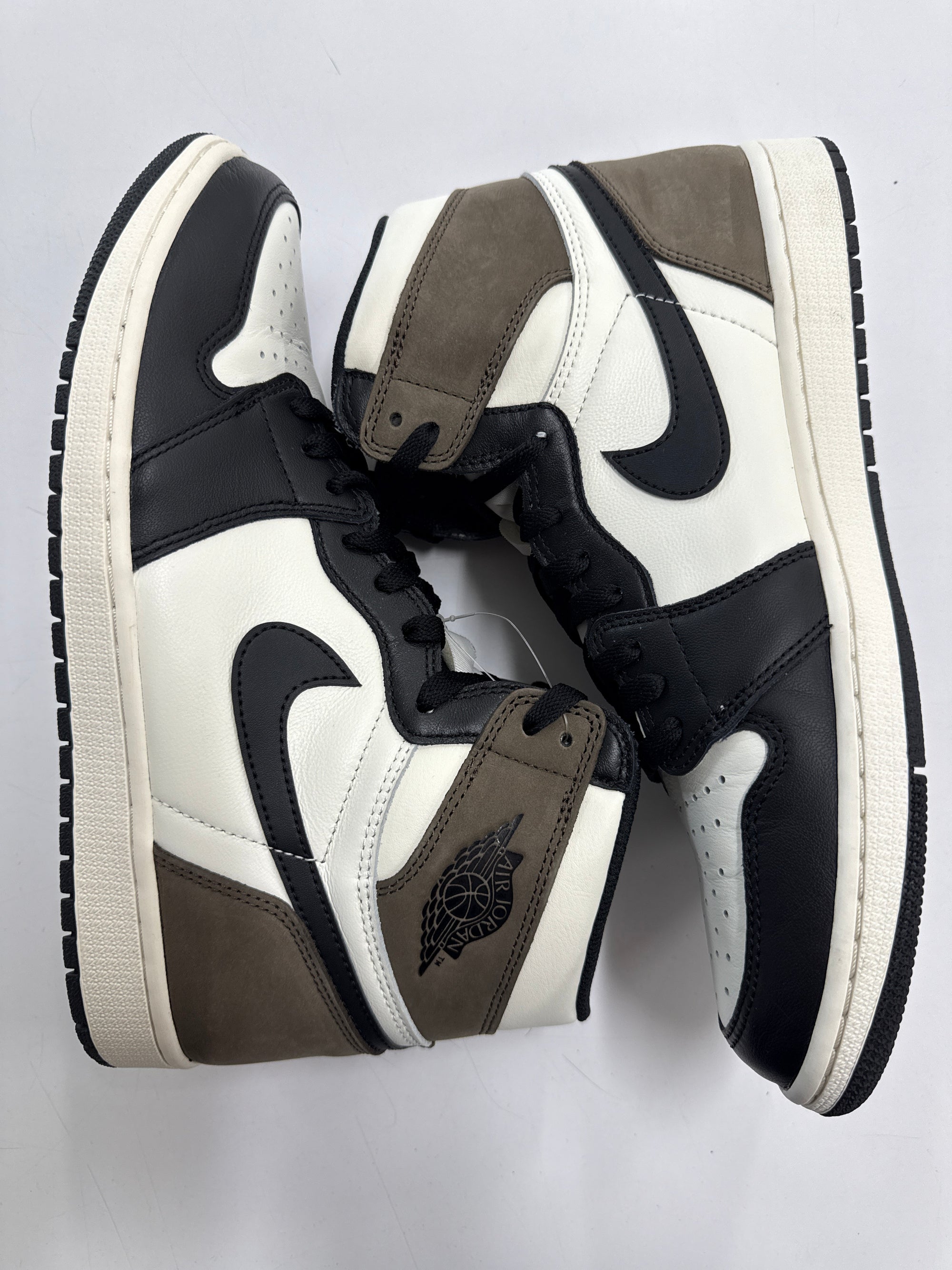 AIR JORDAN 1 HIGH DARK MOCHA - SIZE 11 (WORN) - SUPER CLEAN